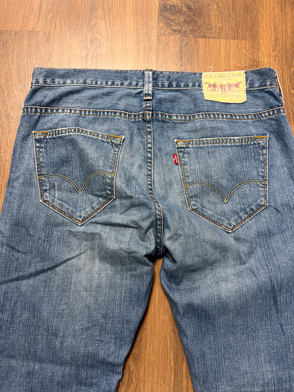 504 Levis jeans(34x30)