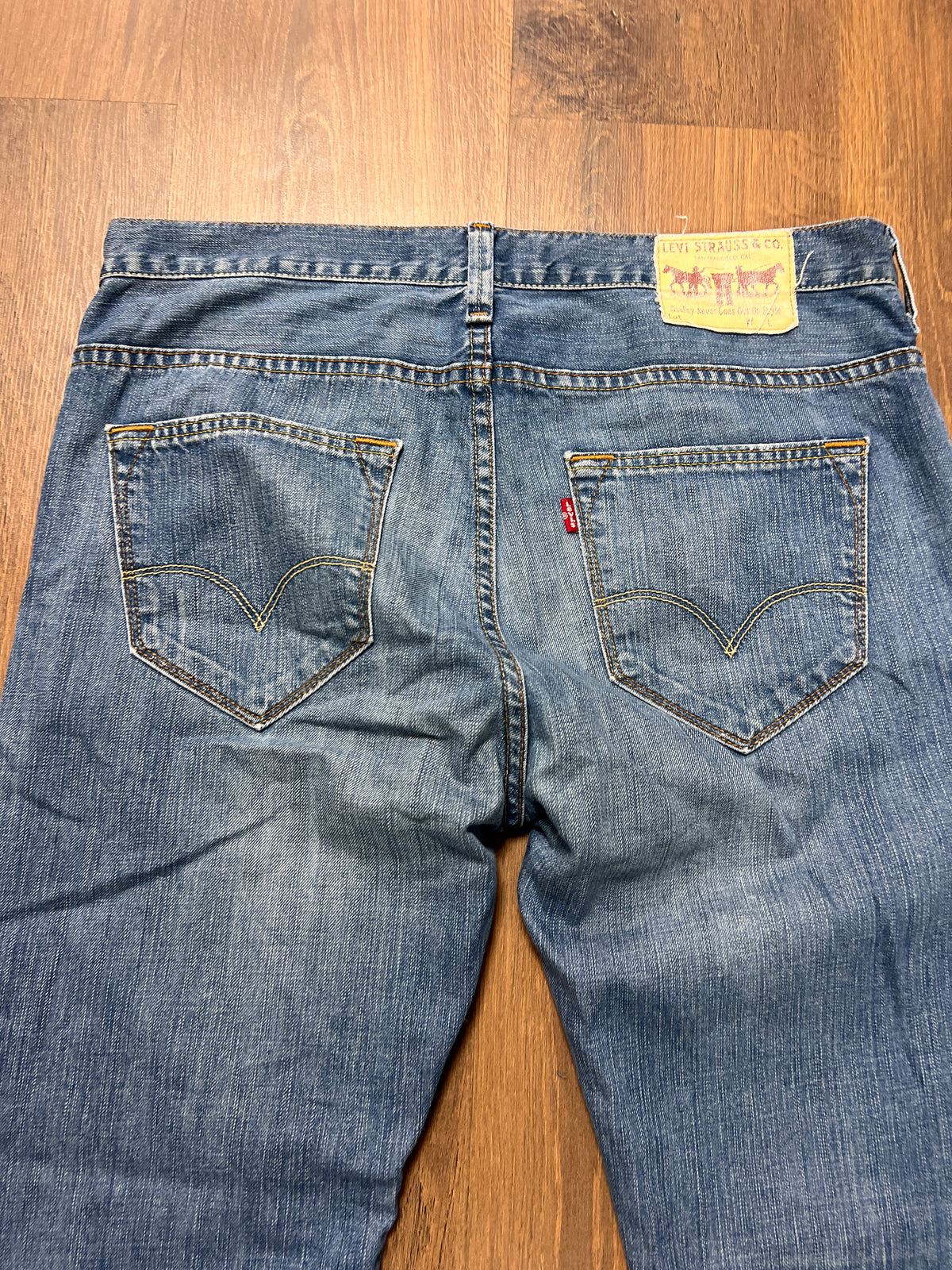 504 Levis jeans(34x30)