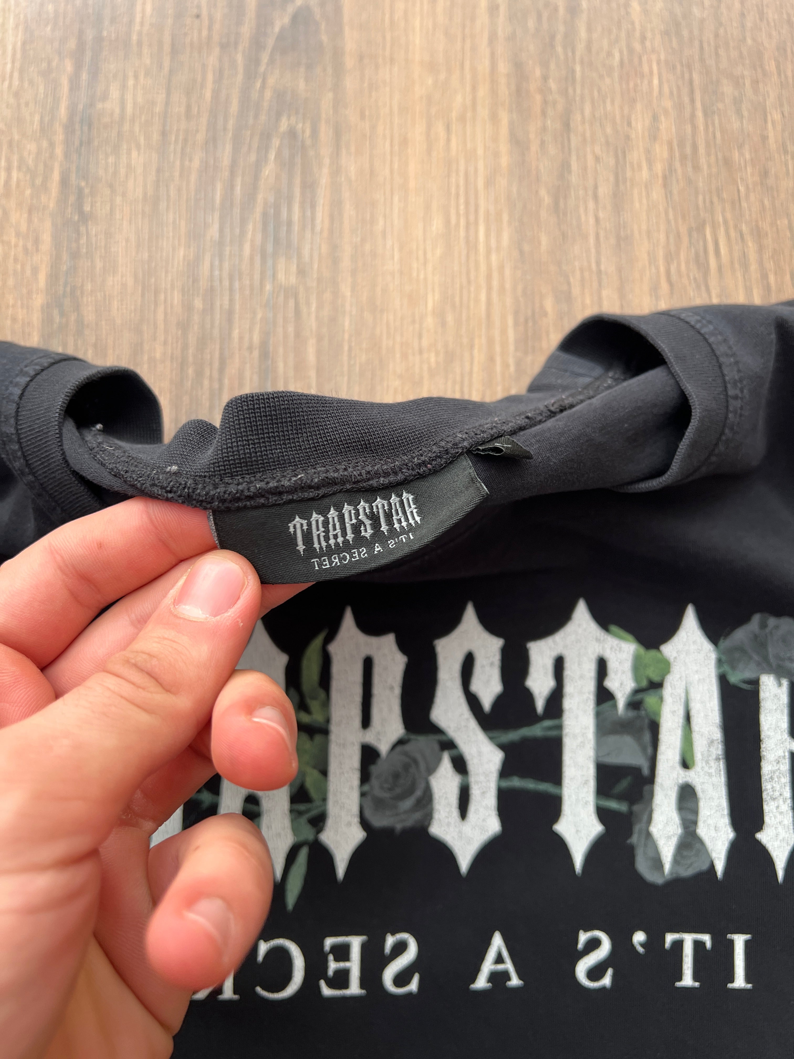 Trapstar Roses Tshirt (L)