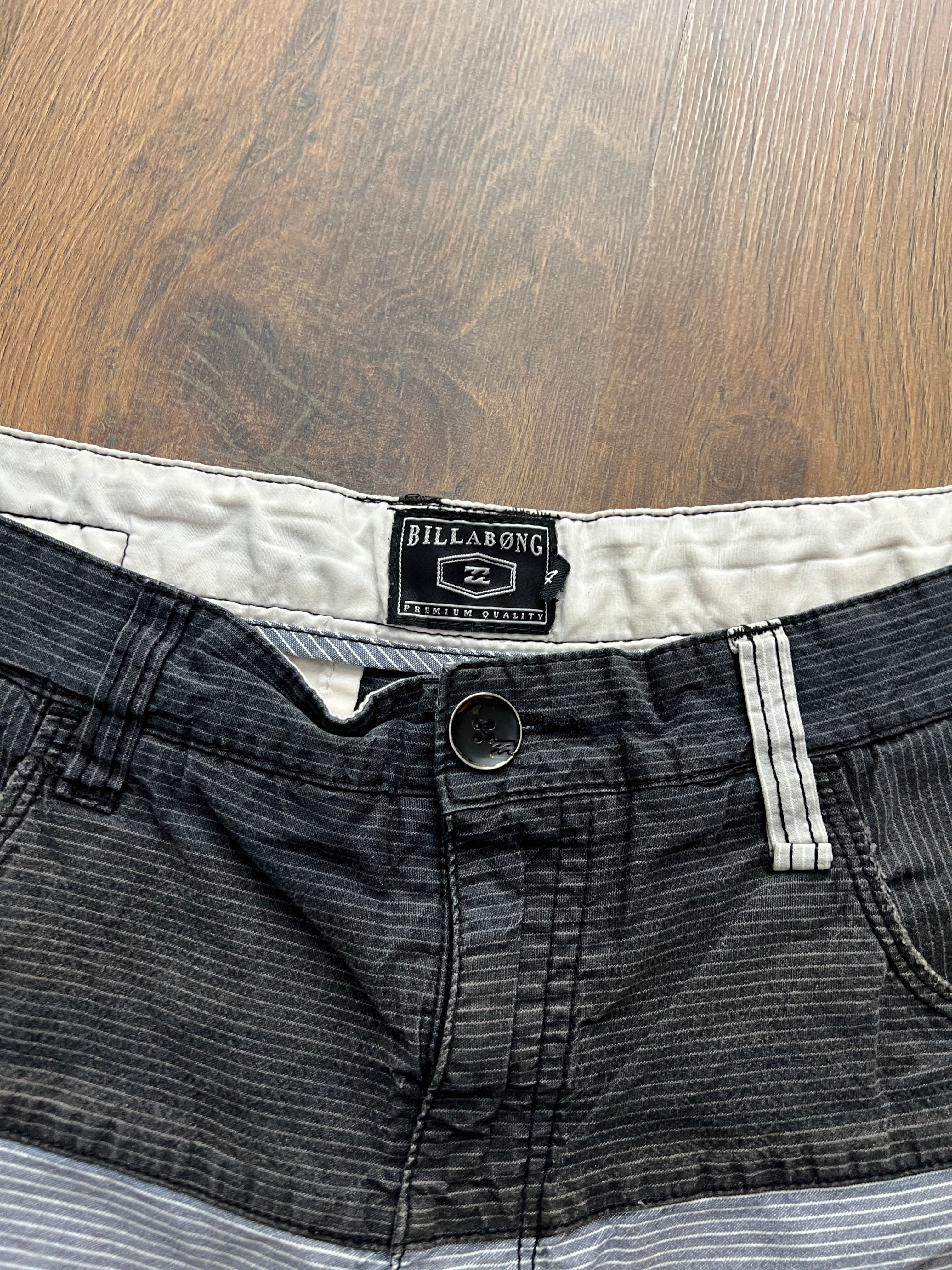 Billabong Striped Shorts (32)