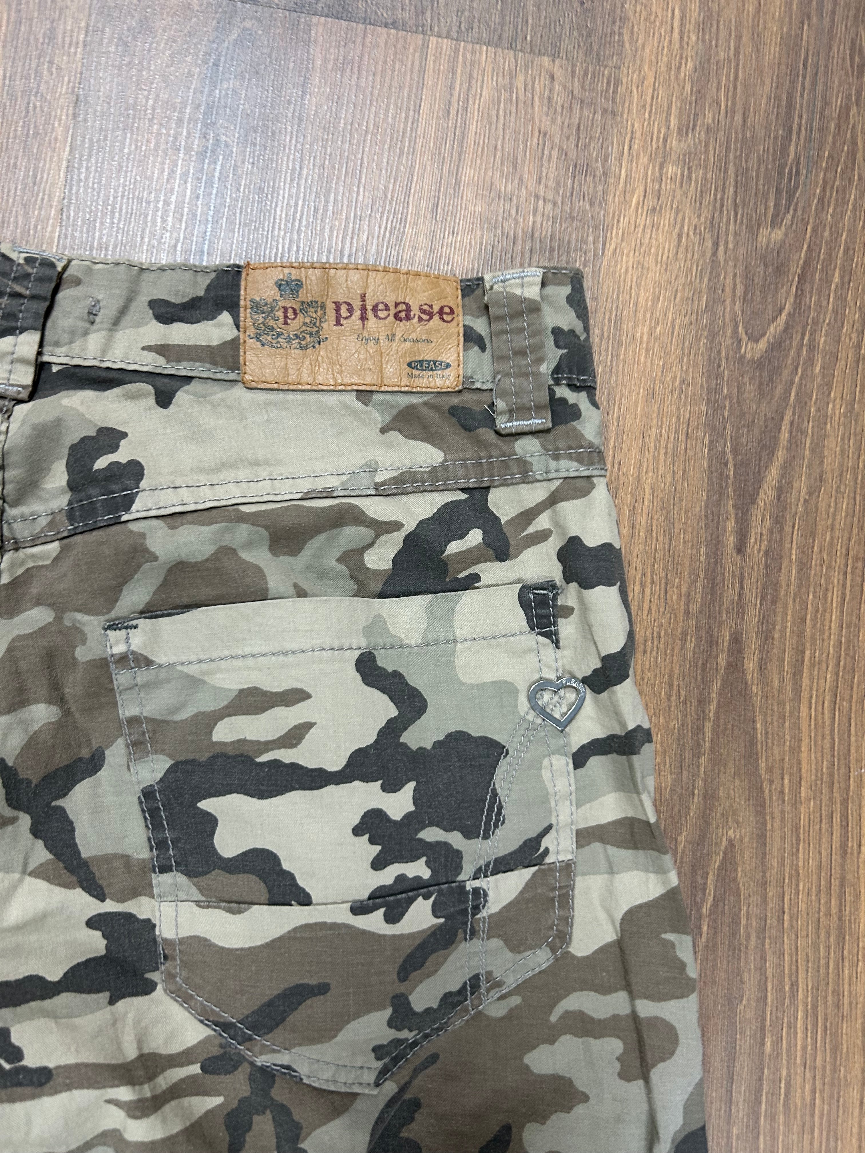 Camo shorts 🙋‍♀️(32)