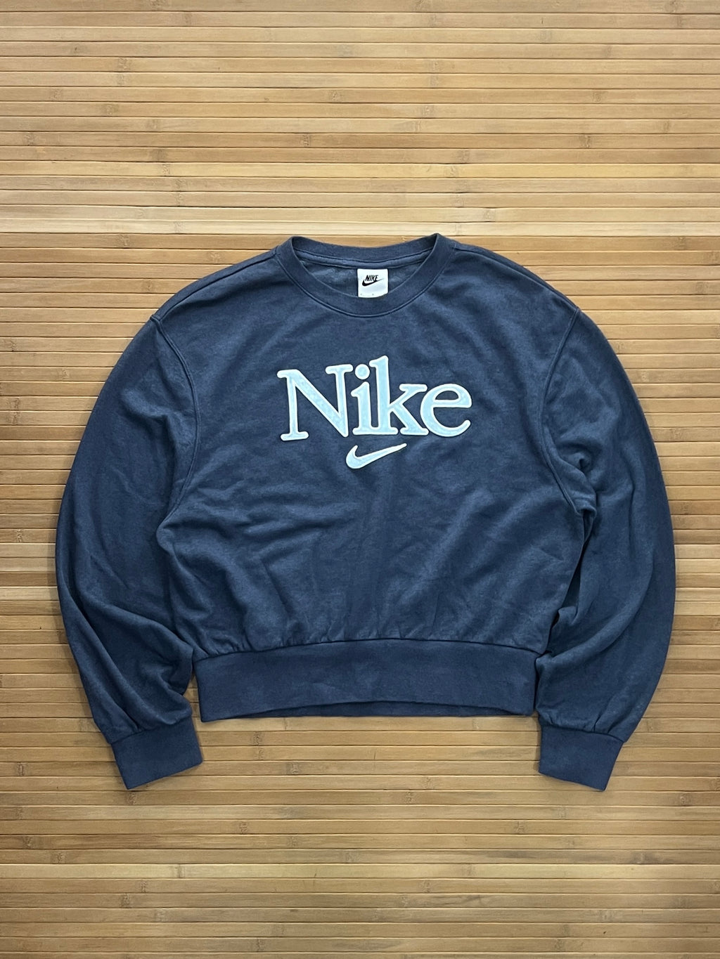 Nike Sweatshirt Croped🙋‍♀️ (M)