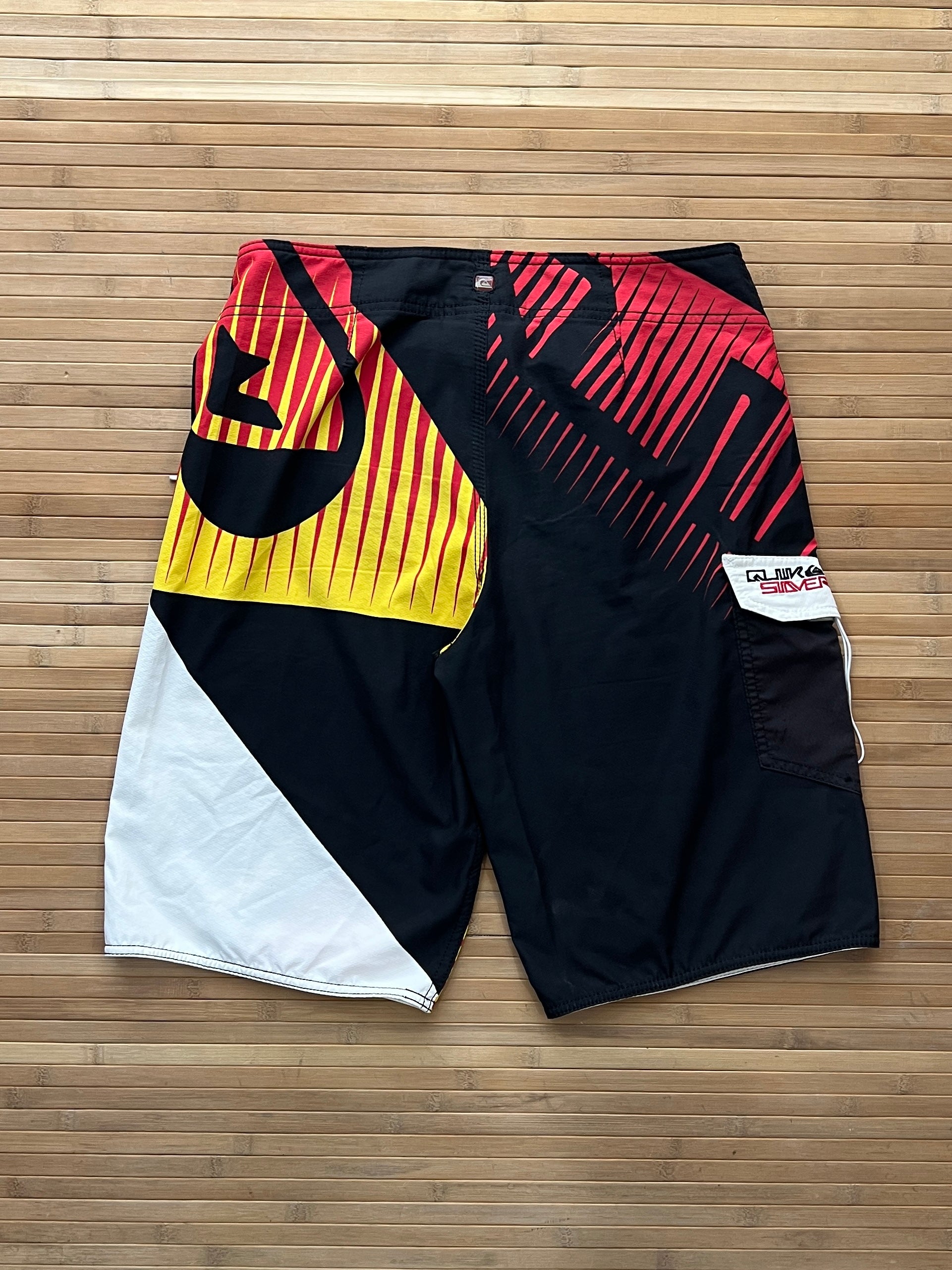 QuickSilver Surf Shorts (32)