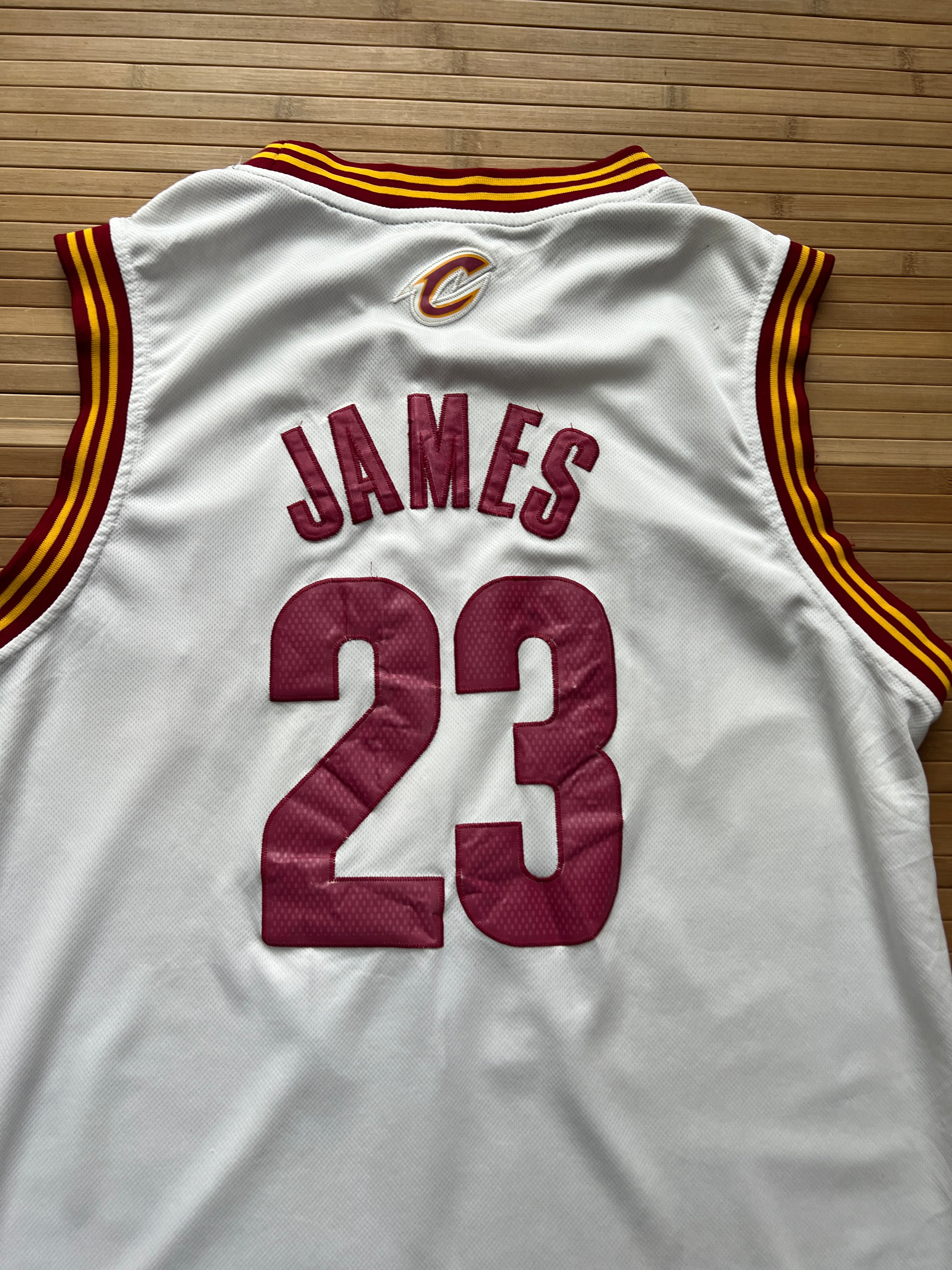 LeBron James Cavaliers Basketball Jersey (XL)
