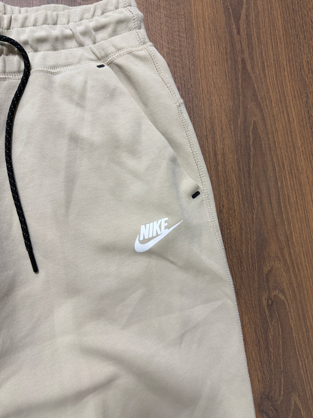 Nike Tech Joggers(XS)