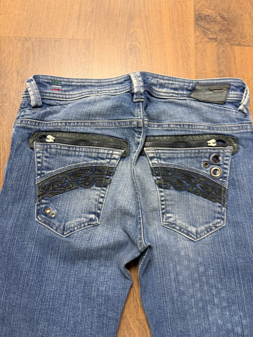 Diesel Jeans 💁🏼‍♀️ (30x30)