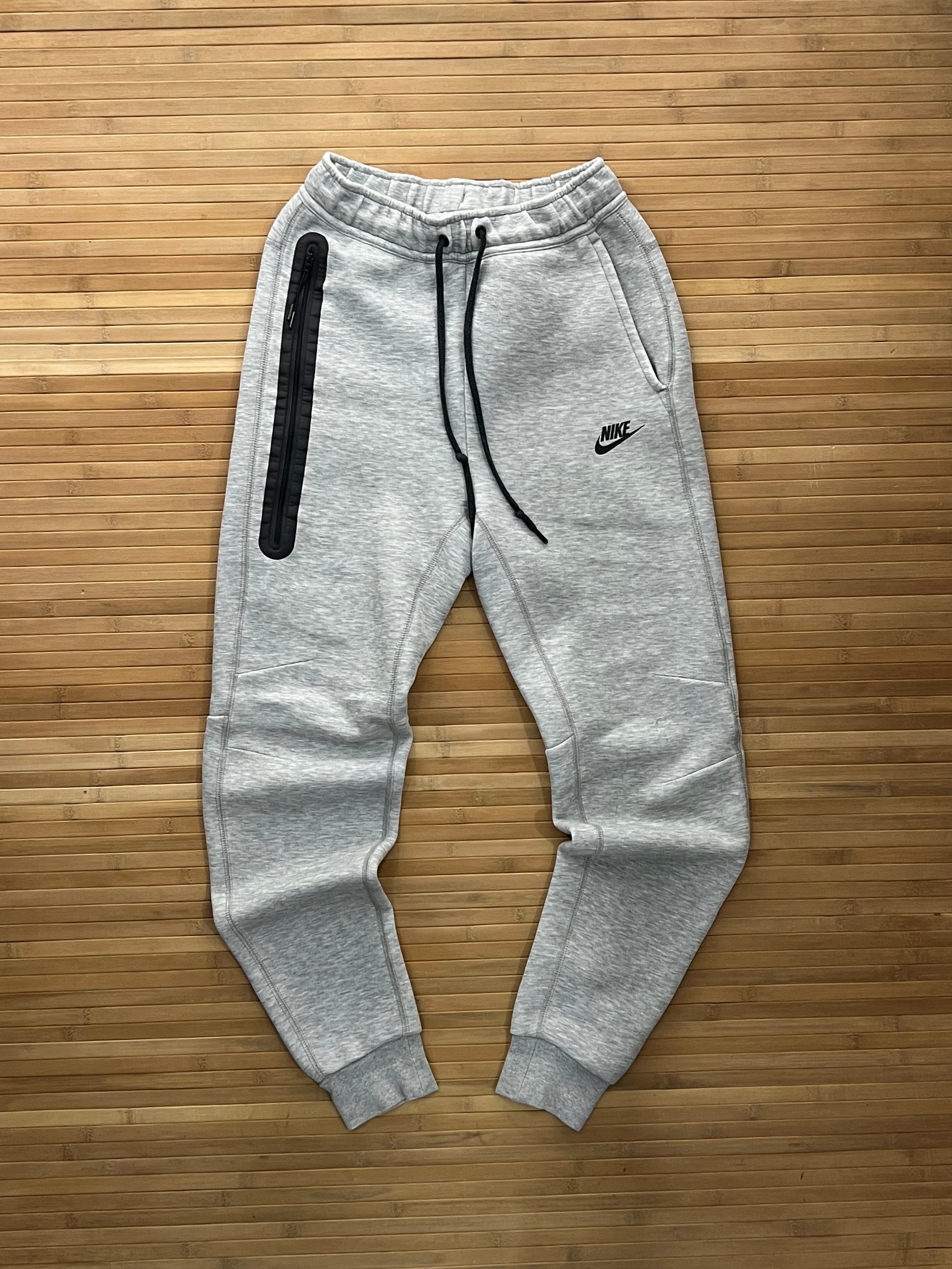 Nike Tech Joggers (S)