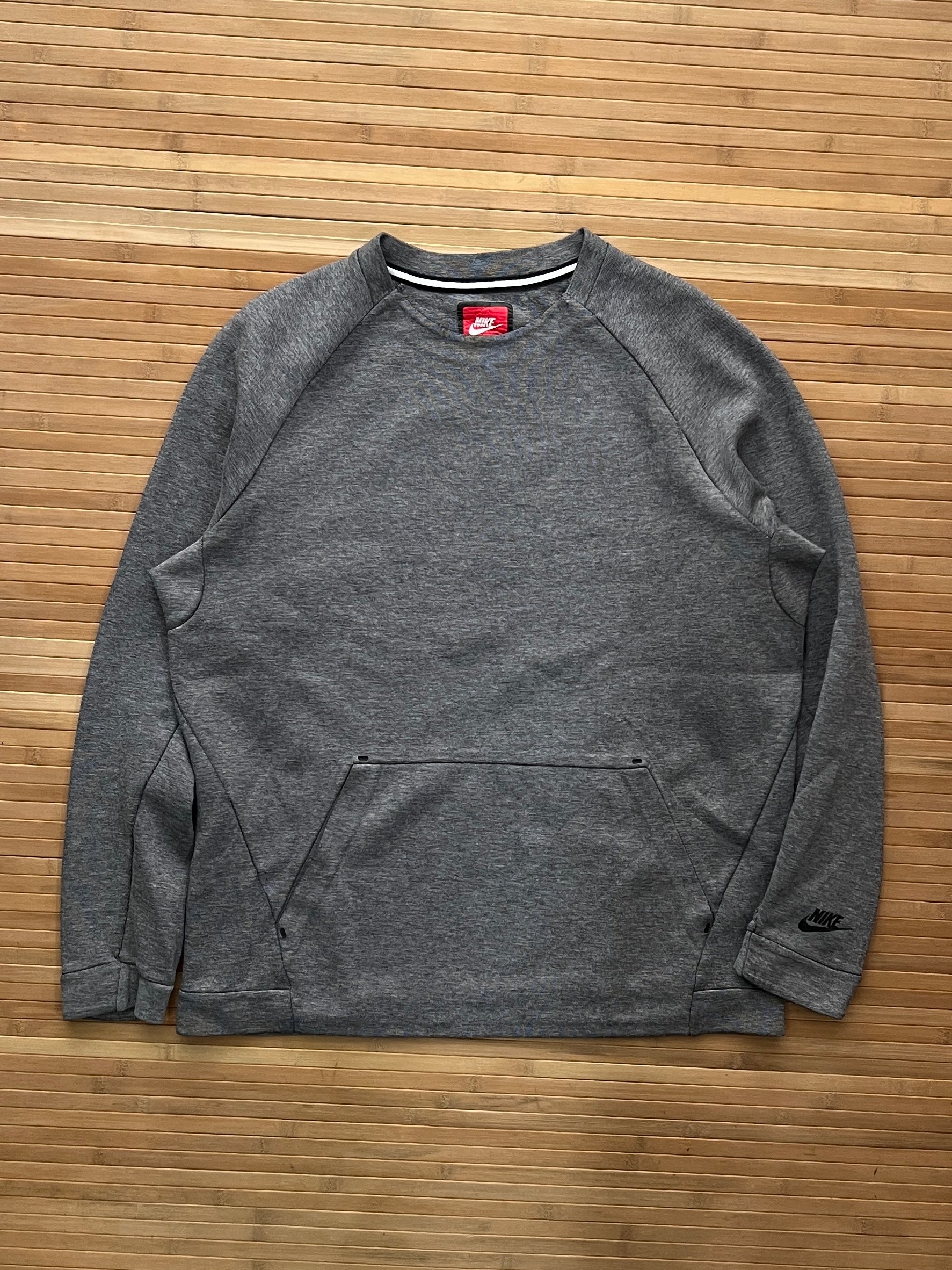 Nike Tech Sweater (L)