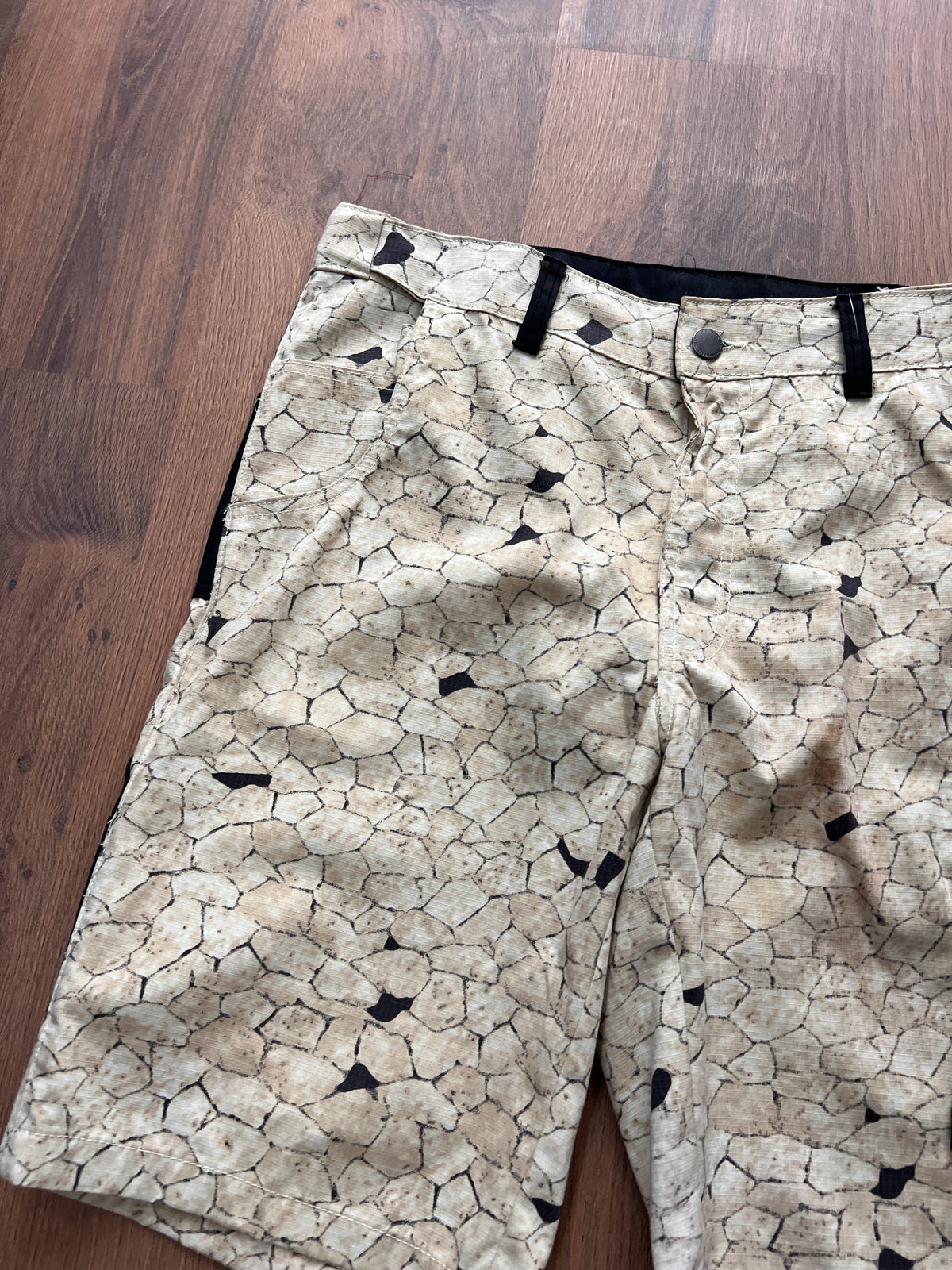 Dessert Camo Cargo Shorts (36)