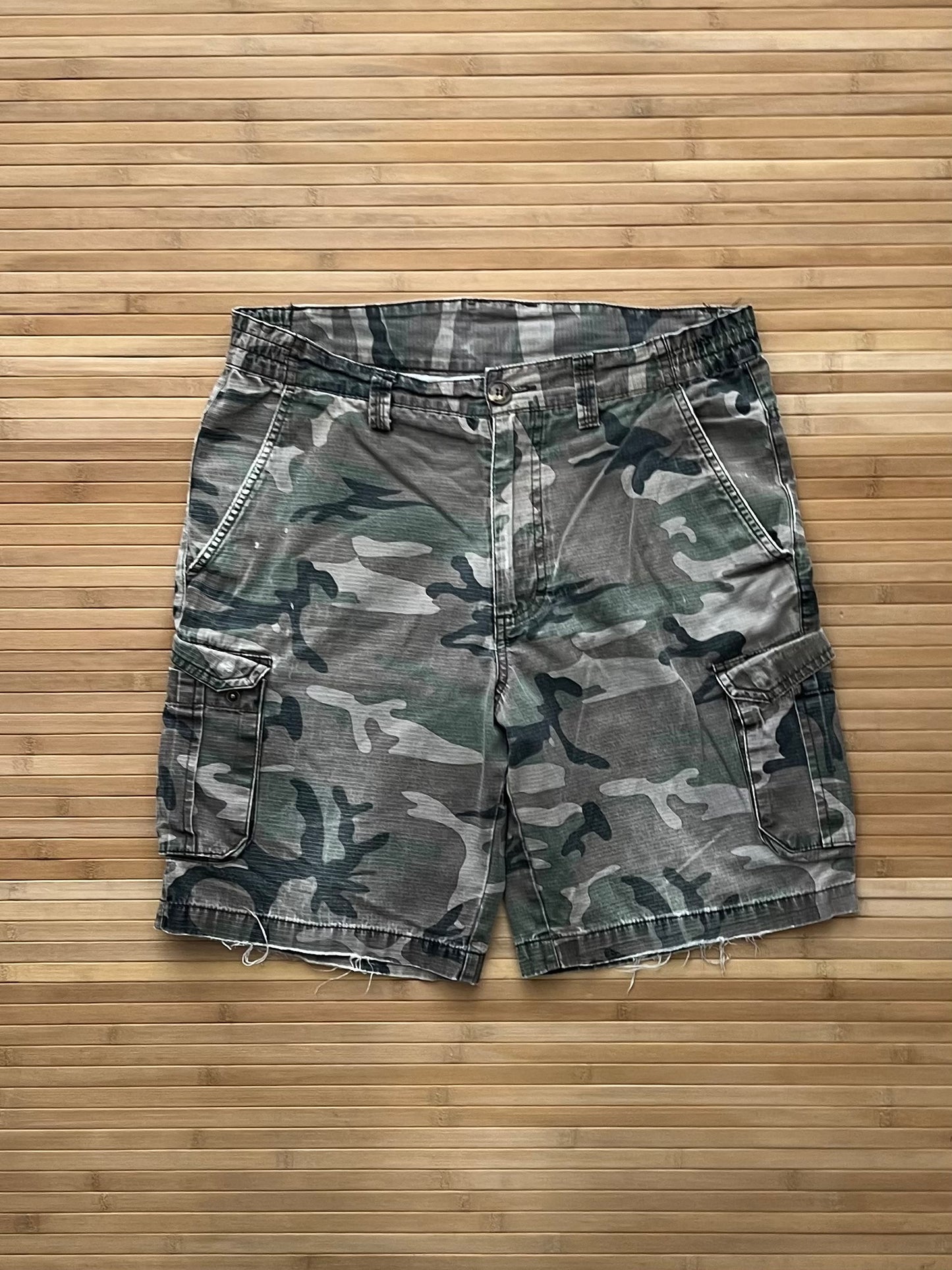 Camo Cargo Shorts (32)