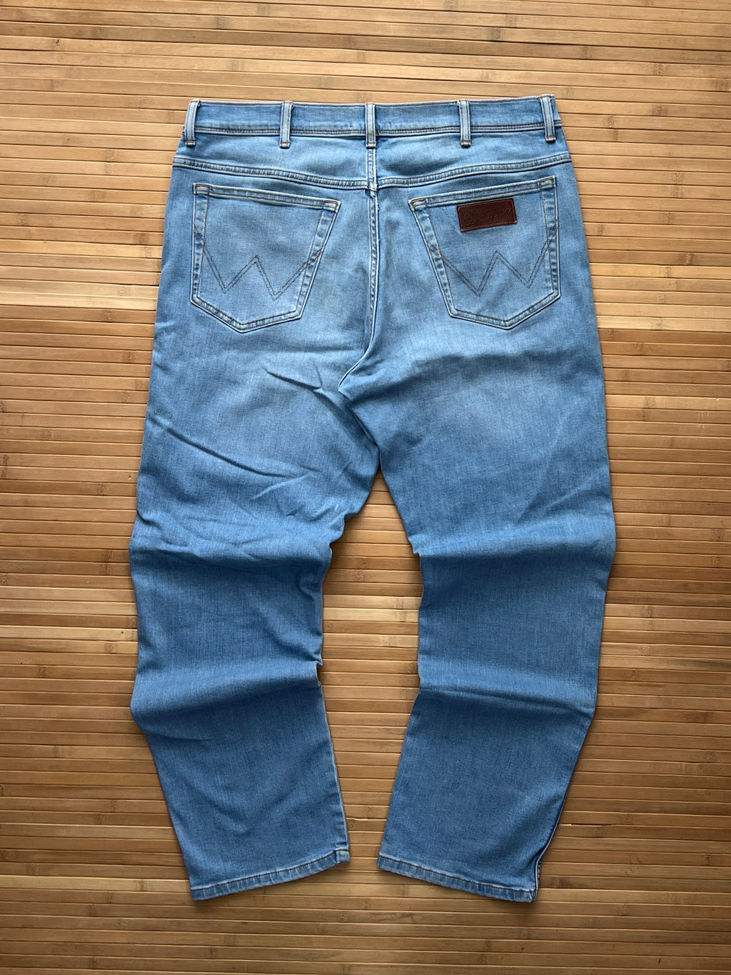 Wrangler Baby Blue Jeans (36x30)