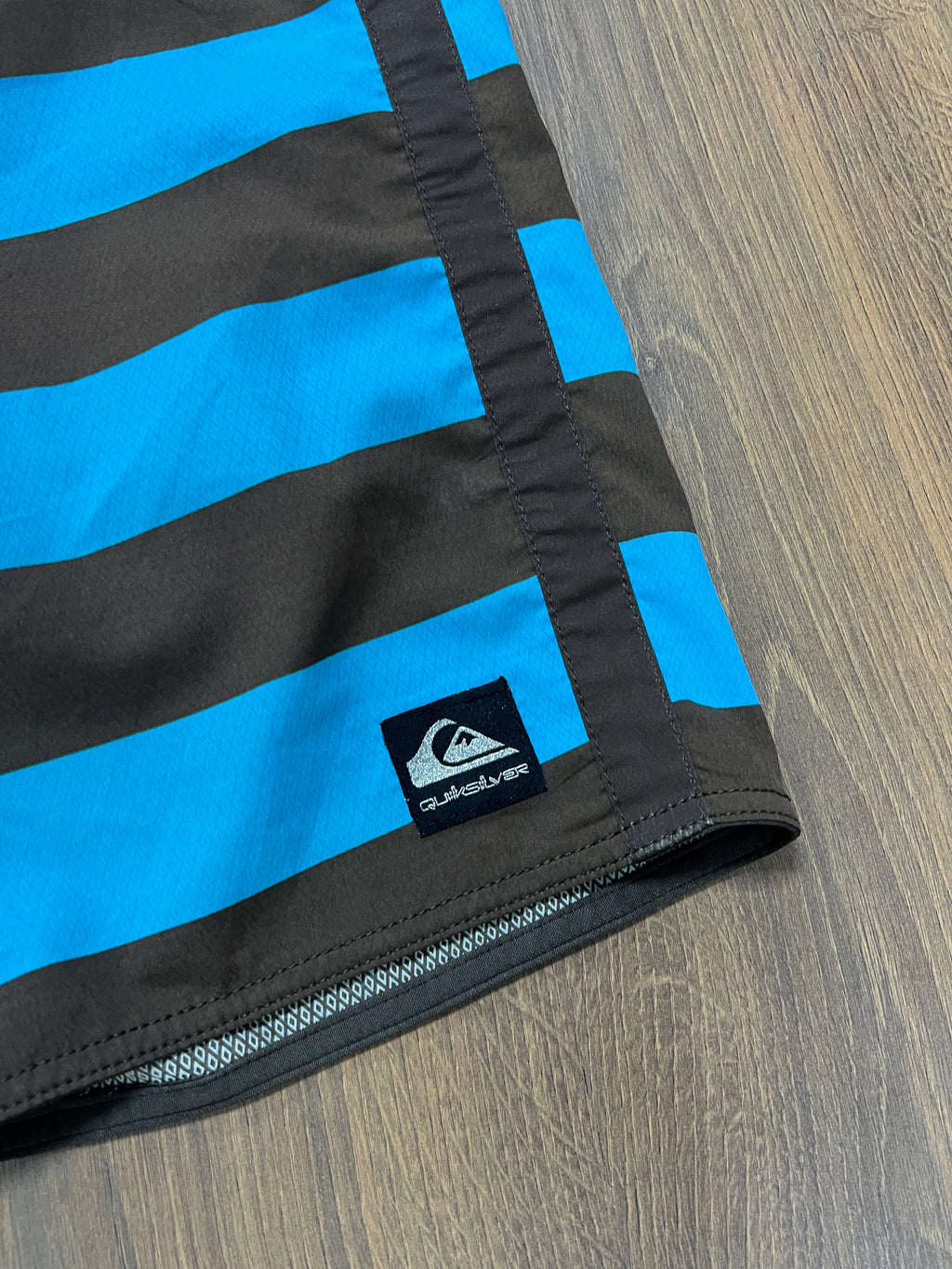 Striped quick silver board shorts (32)