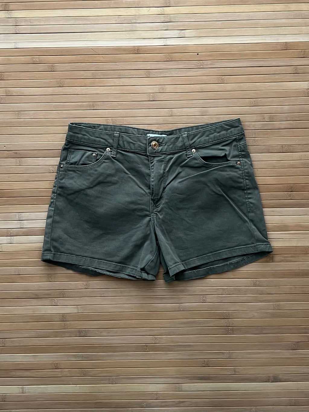 Stradivarius Women’s Short (28)