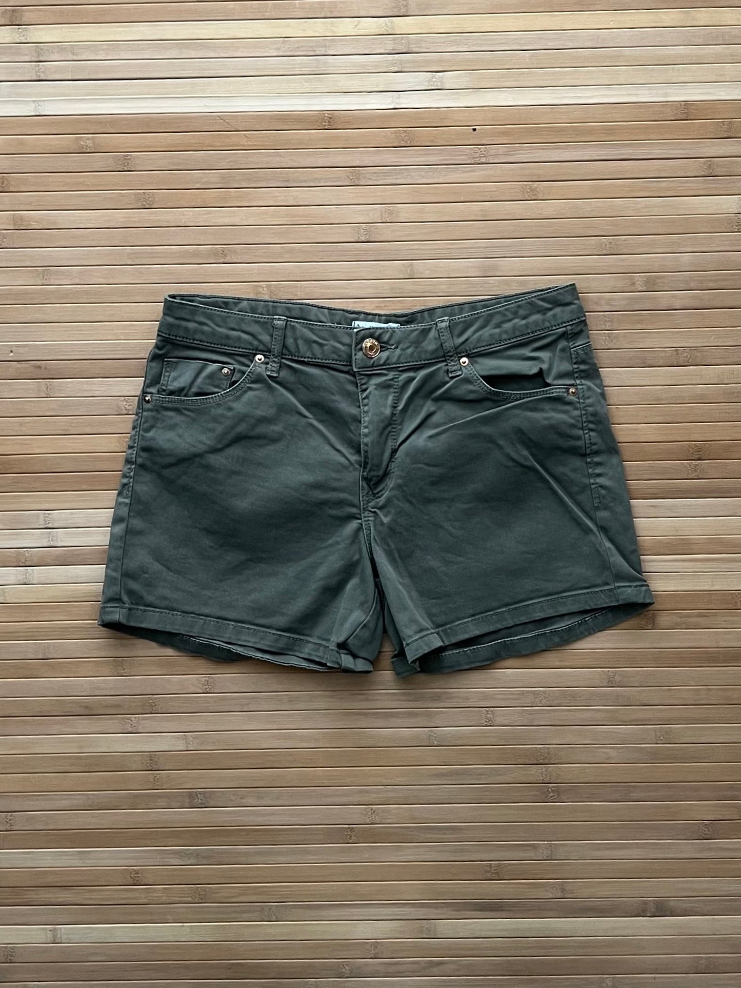 Stradivarius Women’s Short (28)