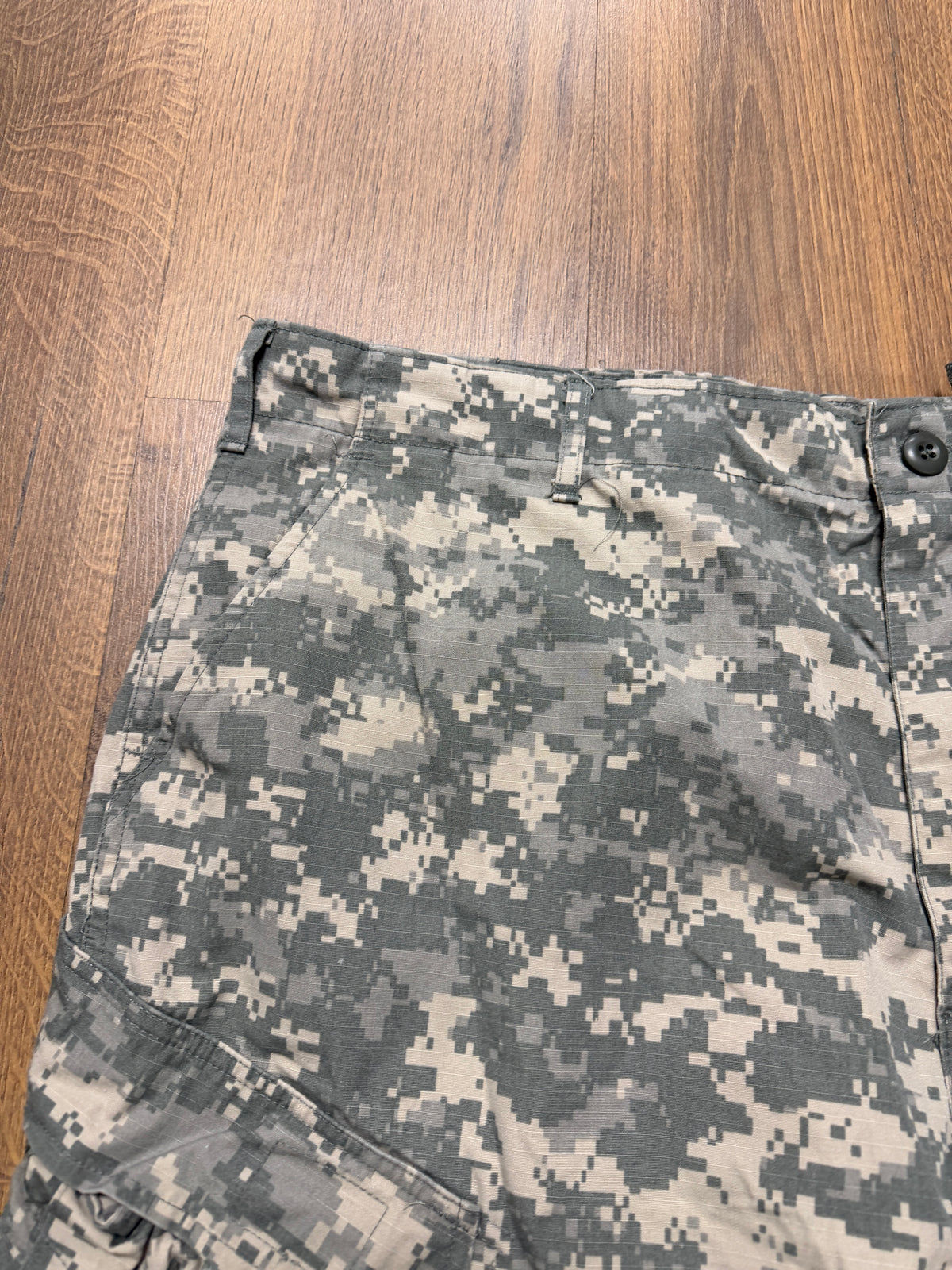 Military Pixel Camo Pants (40x32)