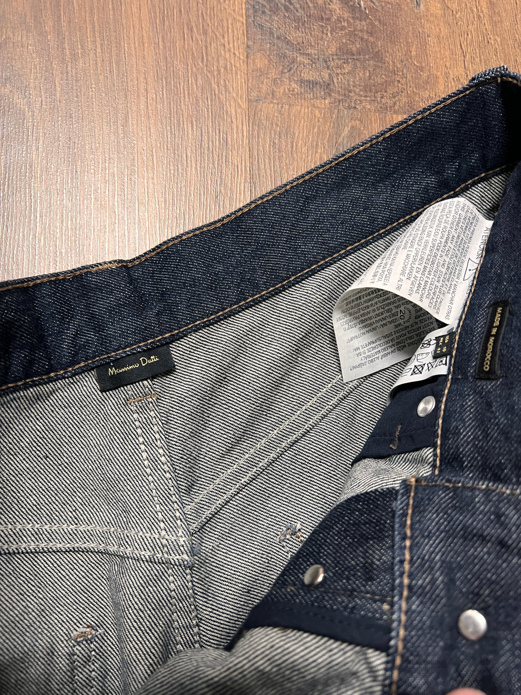 Brand New Massimo Dutti Raw denim jeans(32x30)