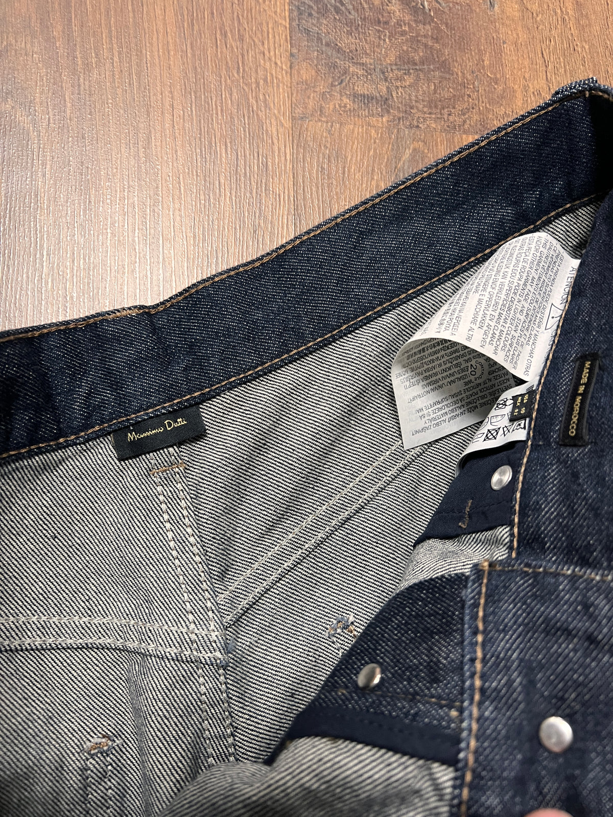 Brand New Massimo Dutti Raw denim jeans(32x30)