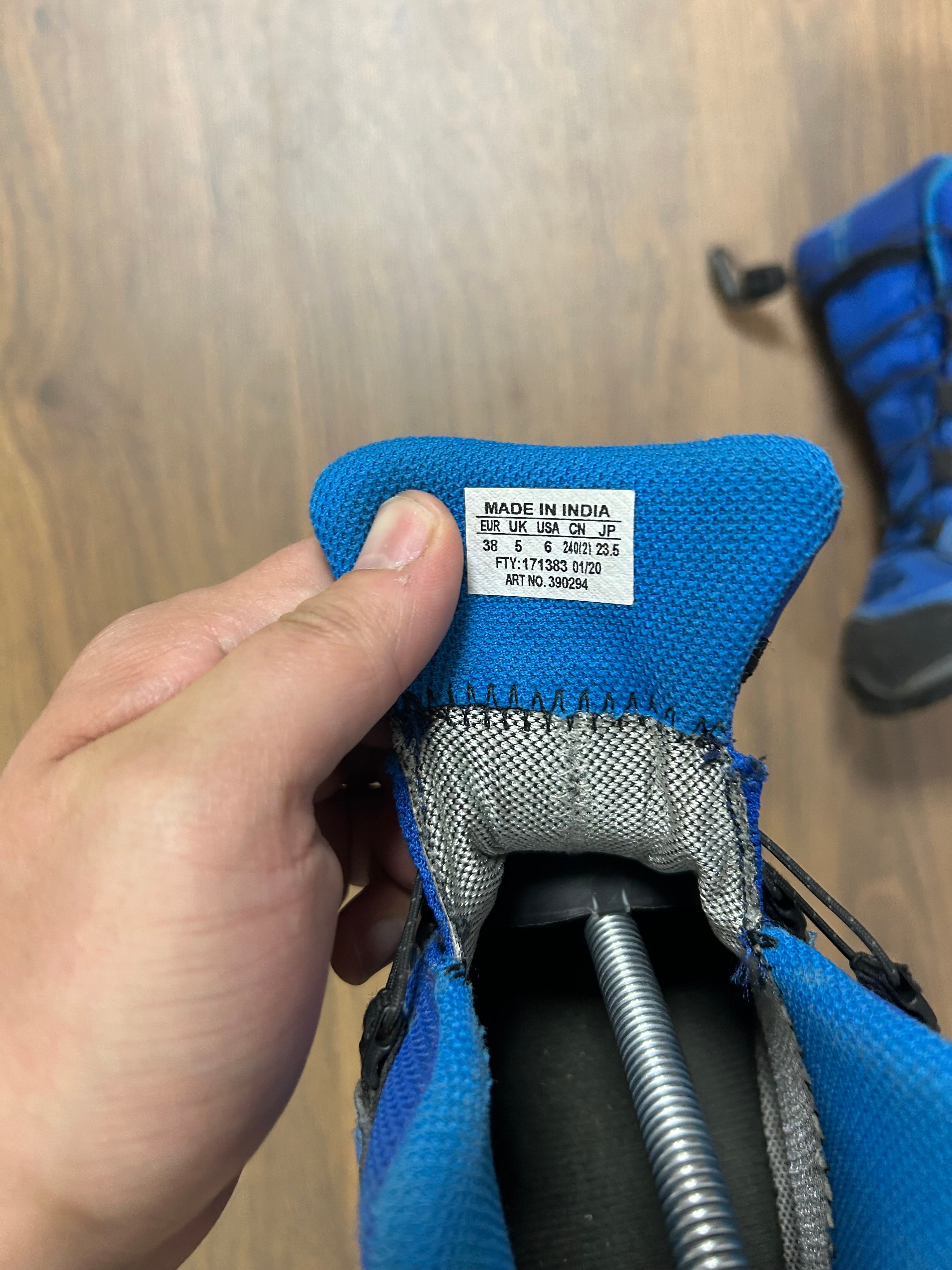 Salomon 🙋‍♀️ Goretex Boots (38)