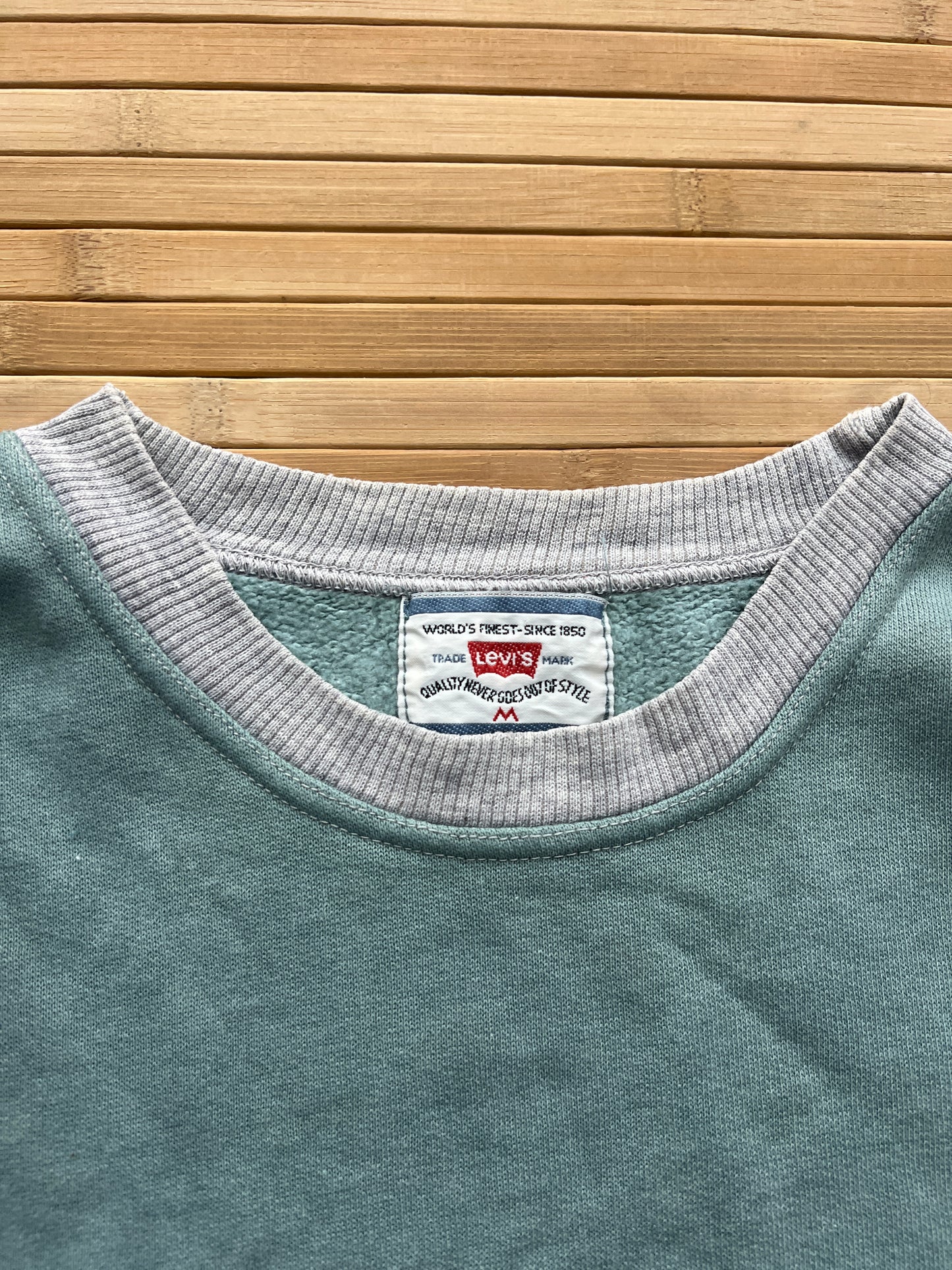 Levis Vintage Sweater (S)