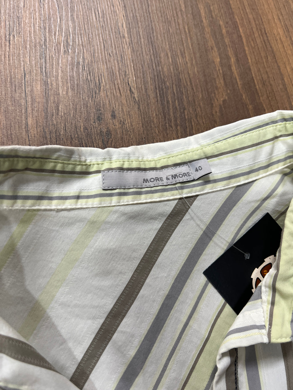 Striped Shirt 🙋‍♀️ (M)