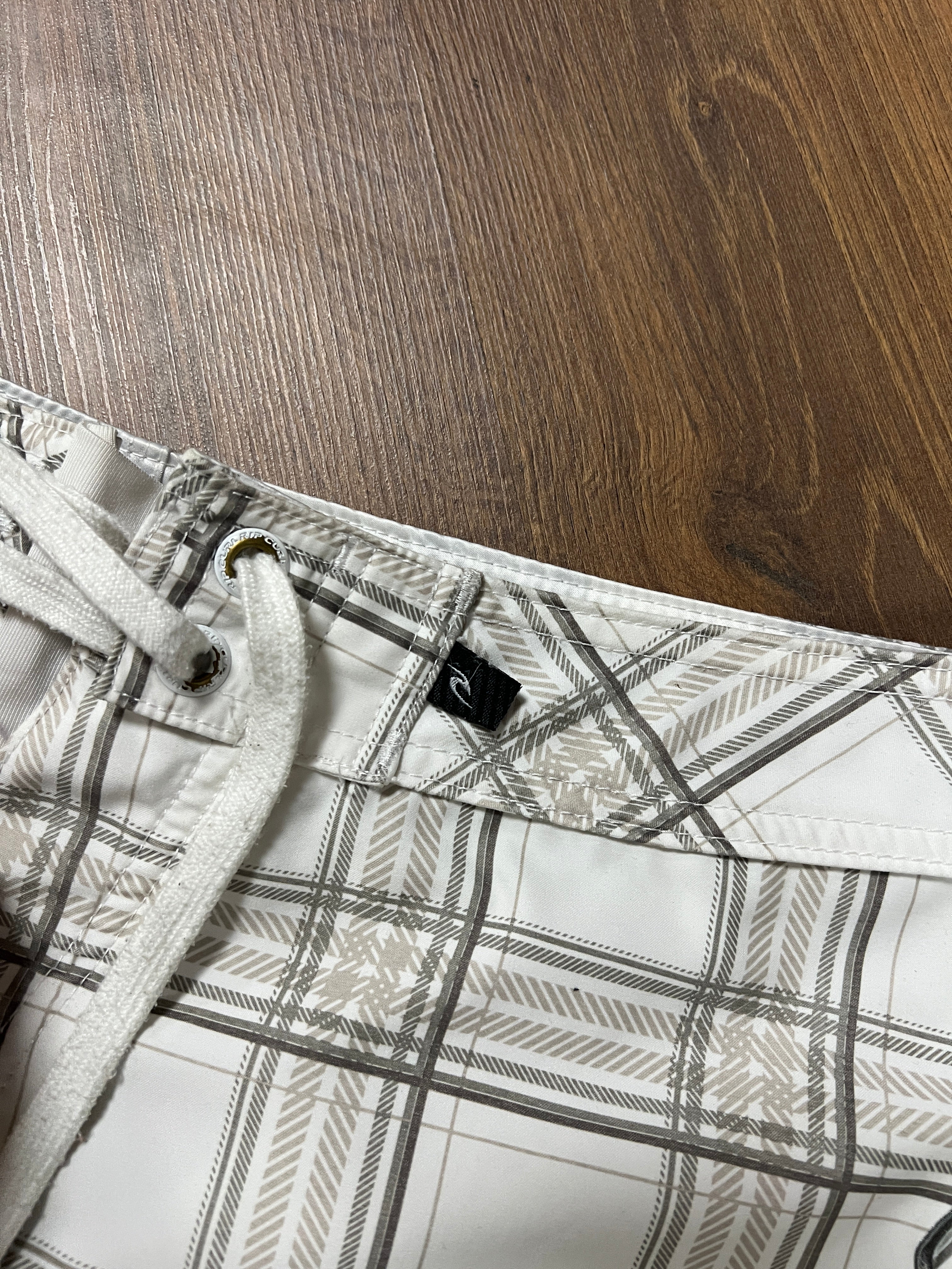Rip Curl Big Spell out Plaid boardshorts (38)
