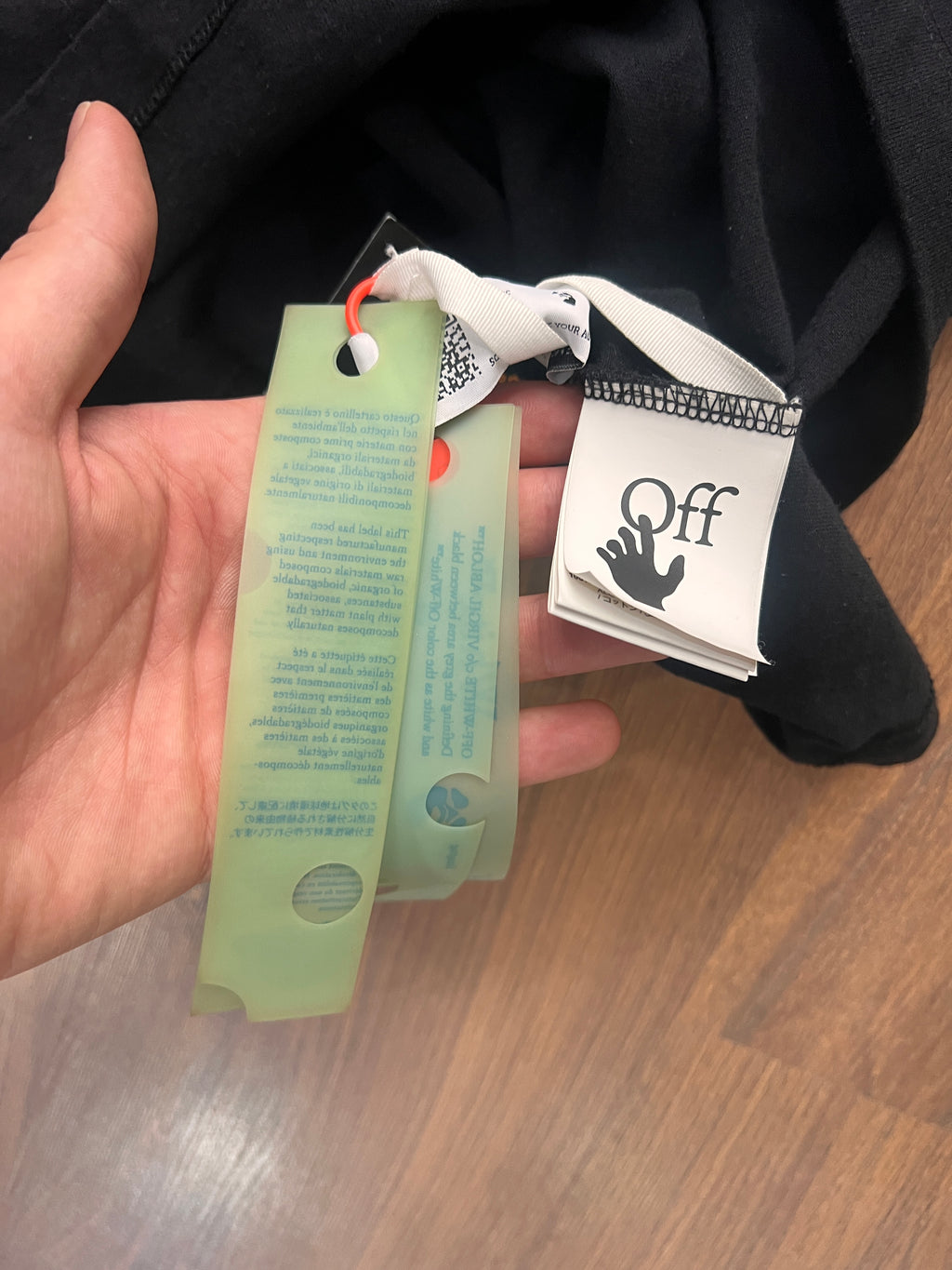 Off White T-Shirt New With Tags (XL)