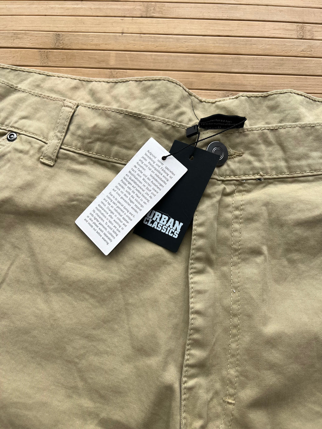 Urban Classics Double Knees (46x34)