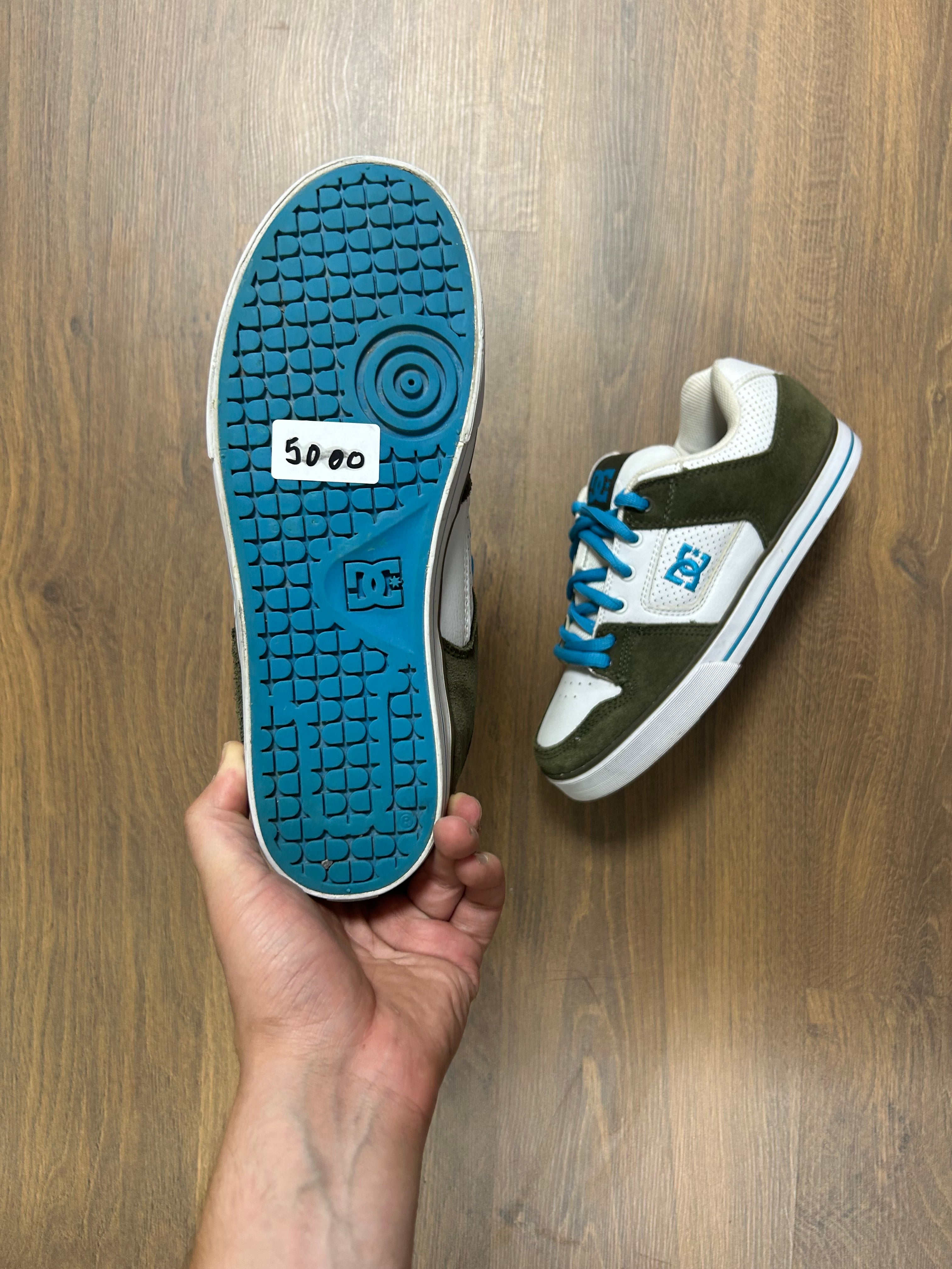 DC Skate Shoes (40)