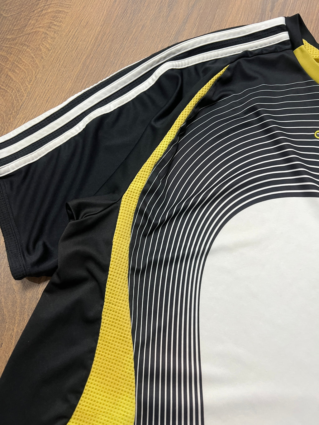 Adidas Vintage Jersey (XL)