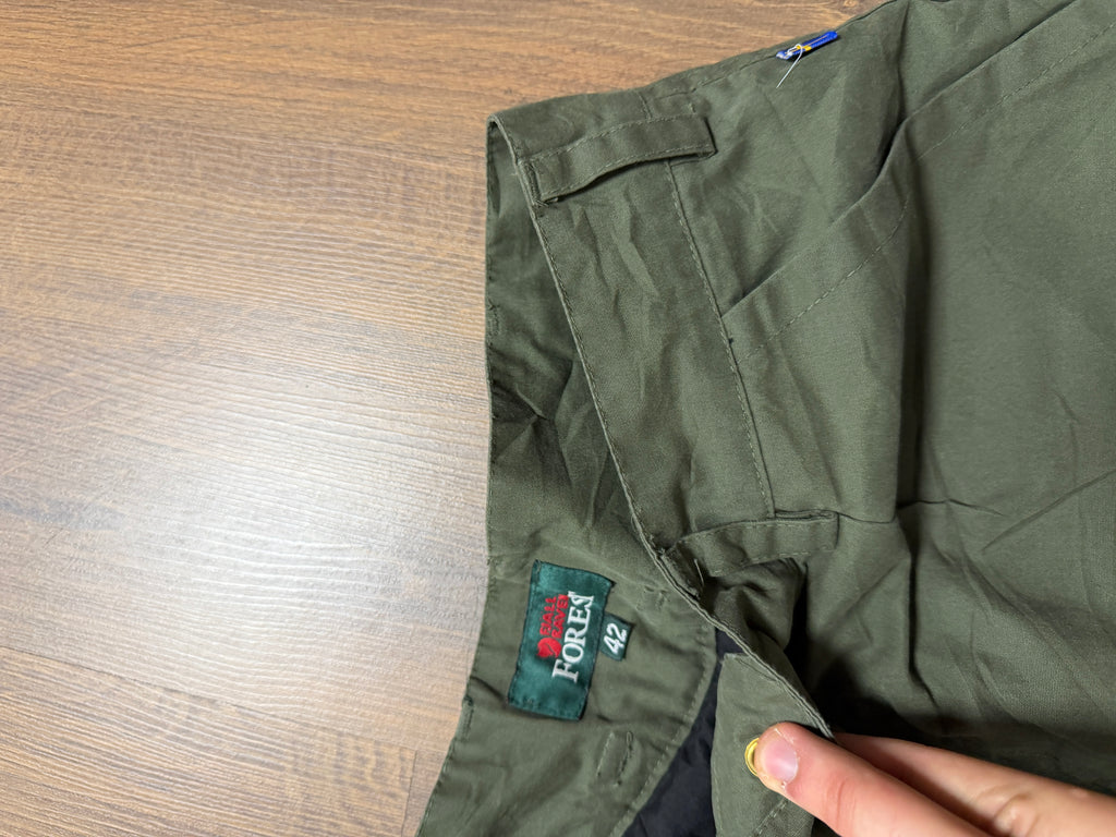 Fjallraven G1000 Khaki Cargo Pants (32x30)