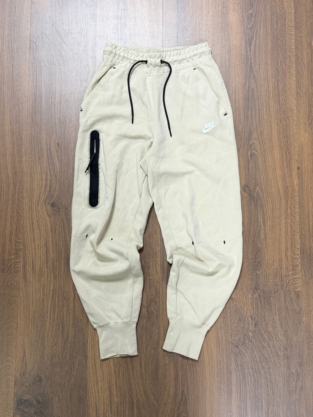 Nike Tech Joggers(XS)