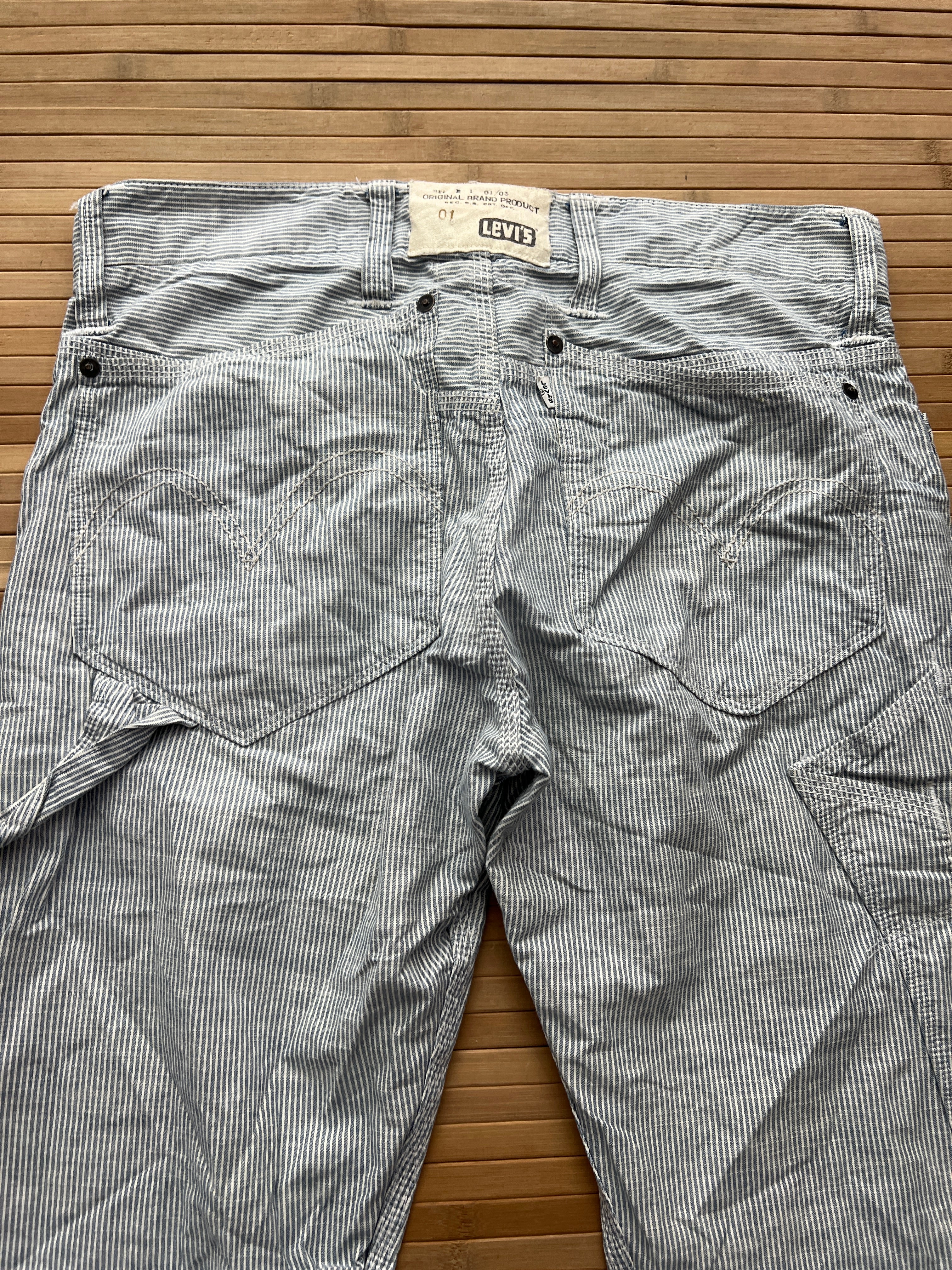 Levis Carpenter Striped Pants
(34x32)