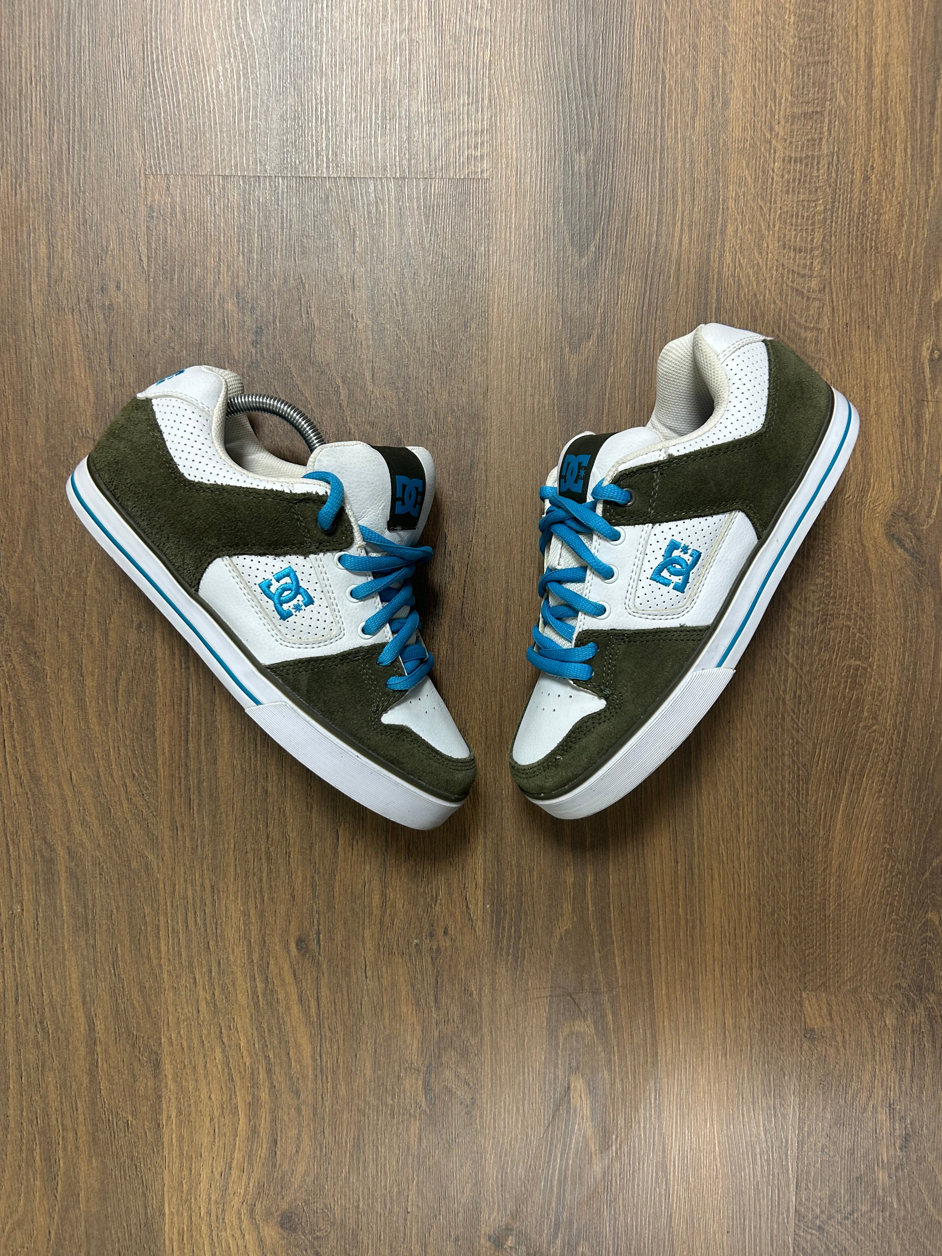 DC Skate Shoes (40)