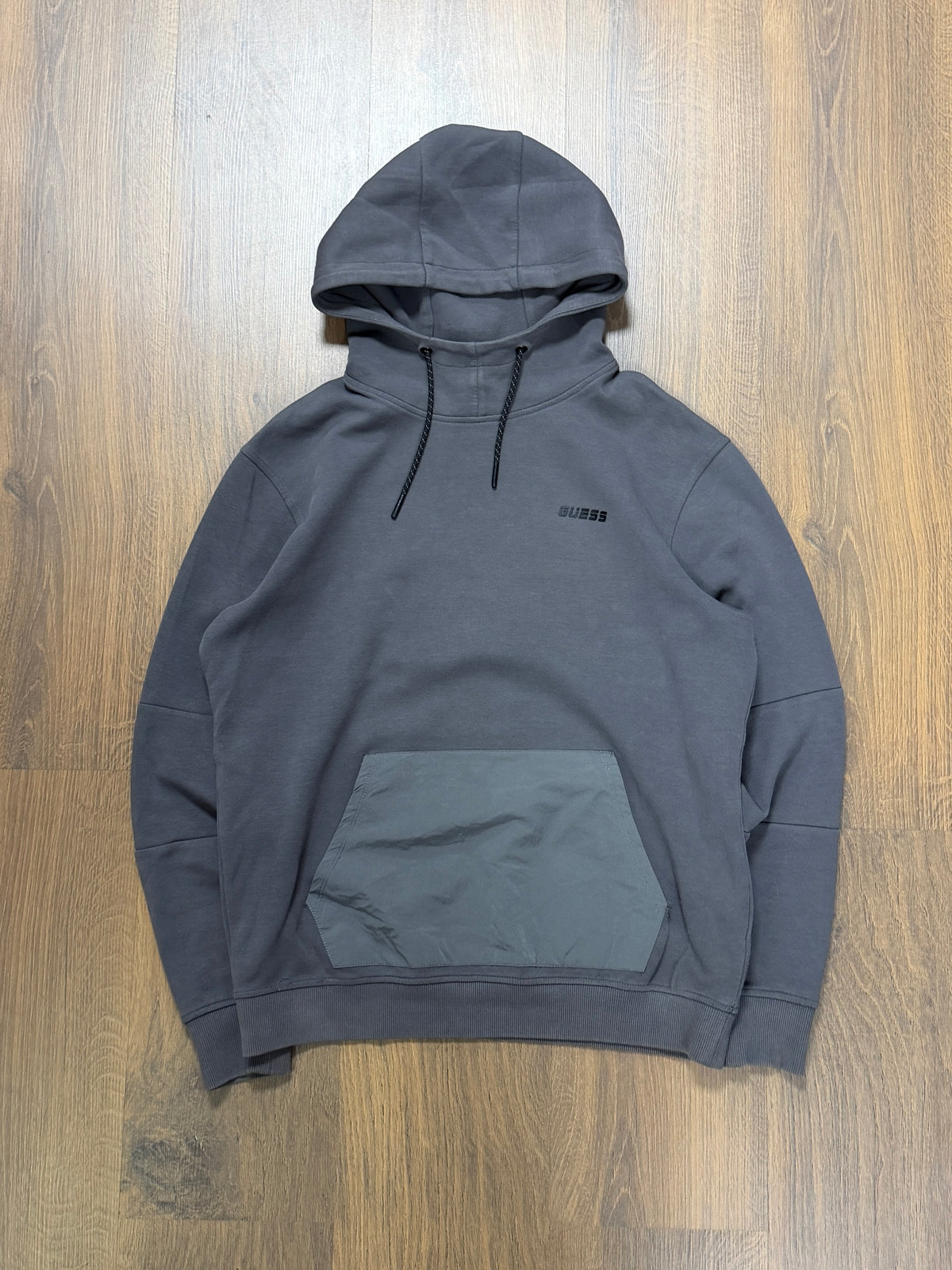 Guess Hoodie (M)