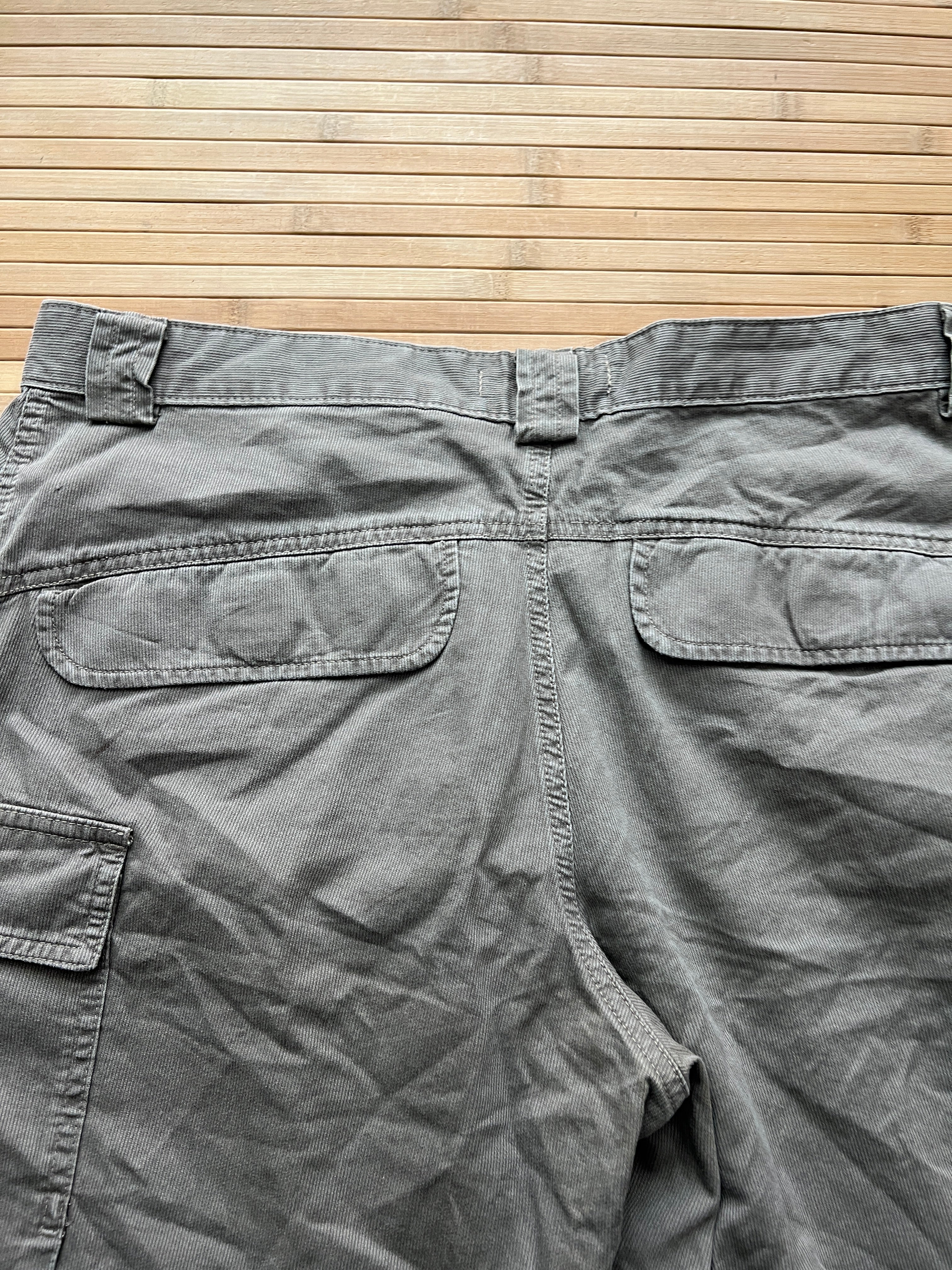 Quechua Cargo Shorts (36)