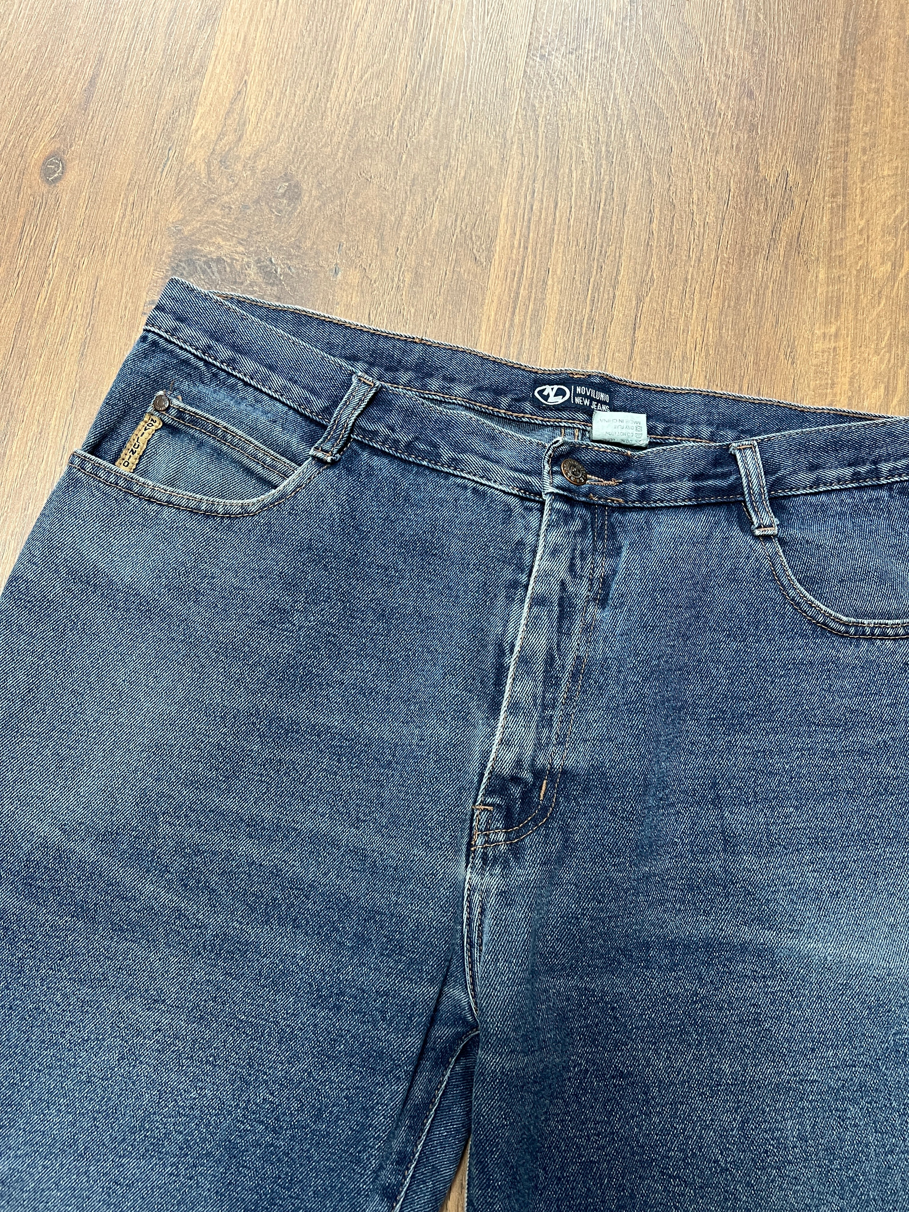 Baggy Blue Jeans (38x32)