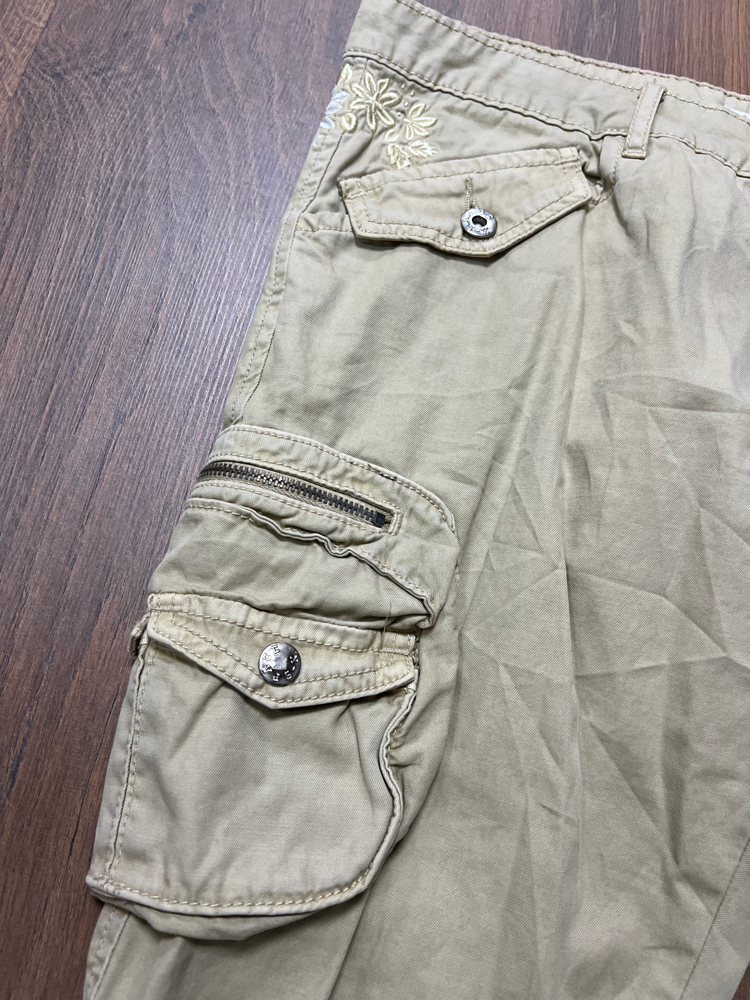 Y2K Cargo Capris🙋‍♀️ (34)