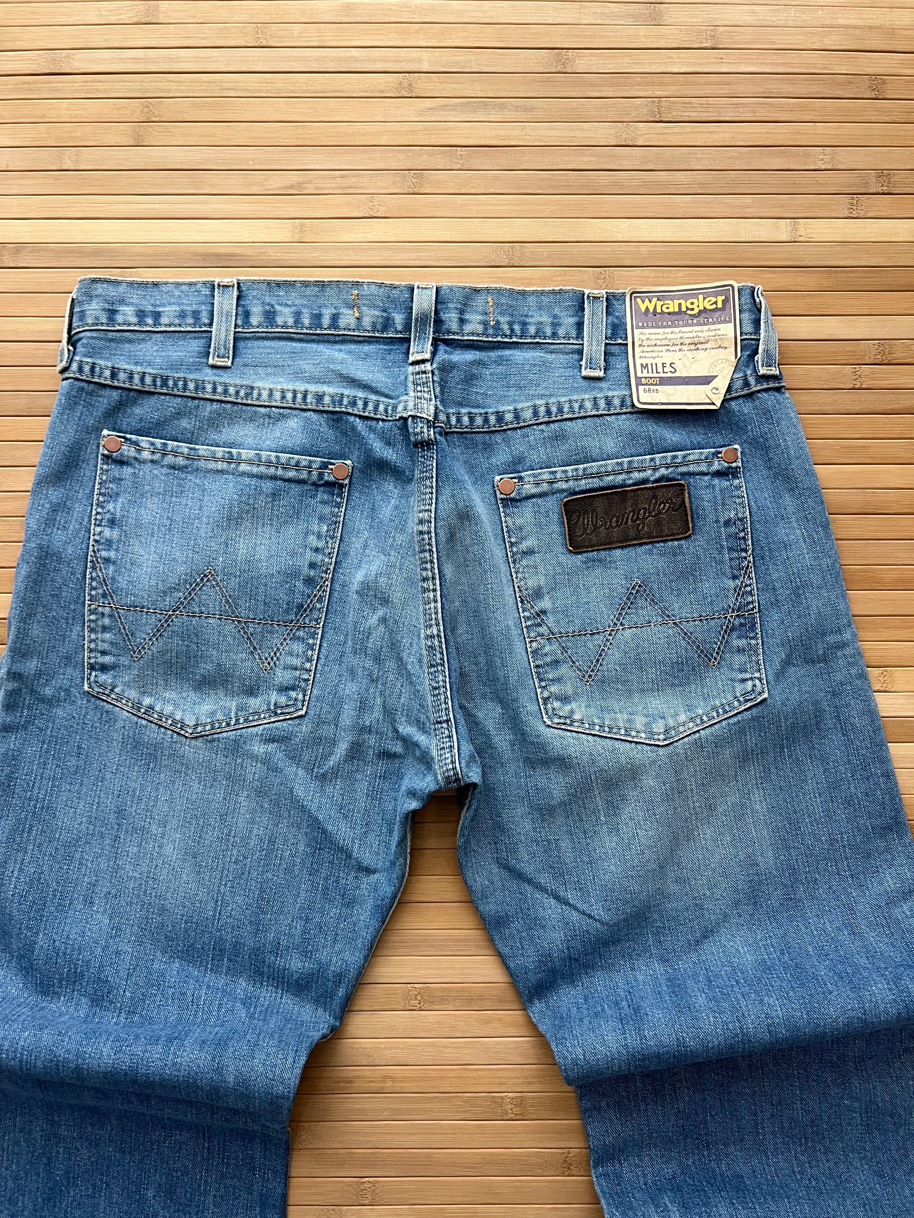 Brand New Wrangler Flared Jeans (34x30)