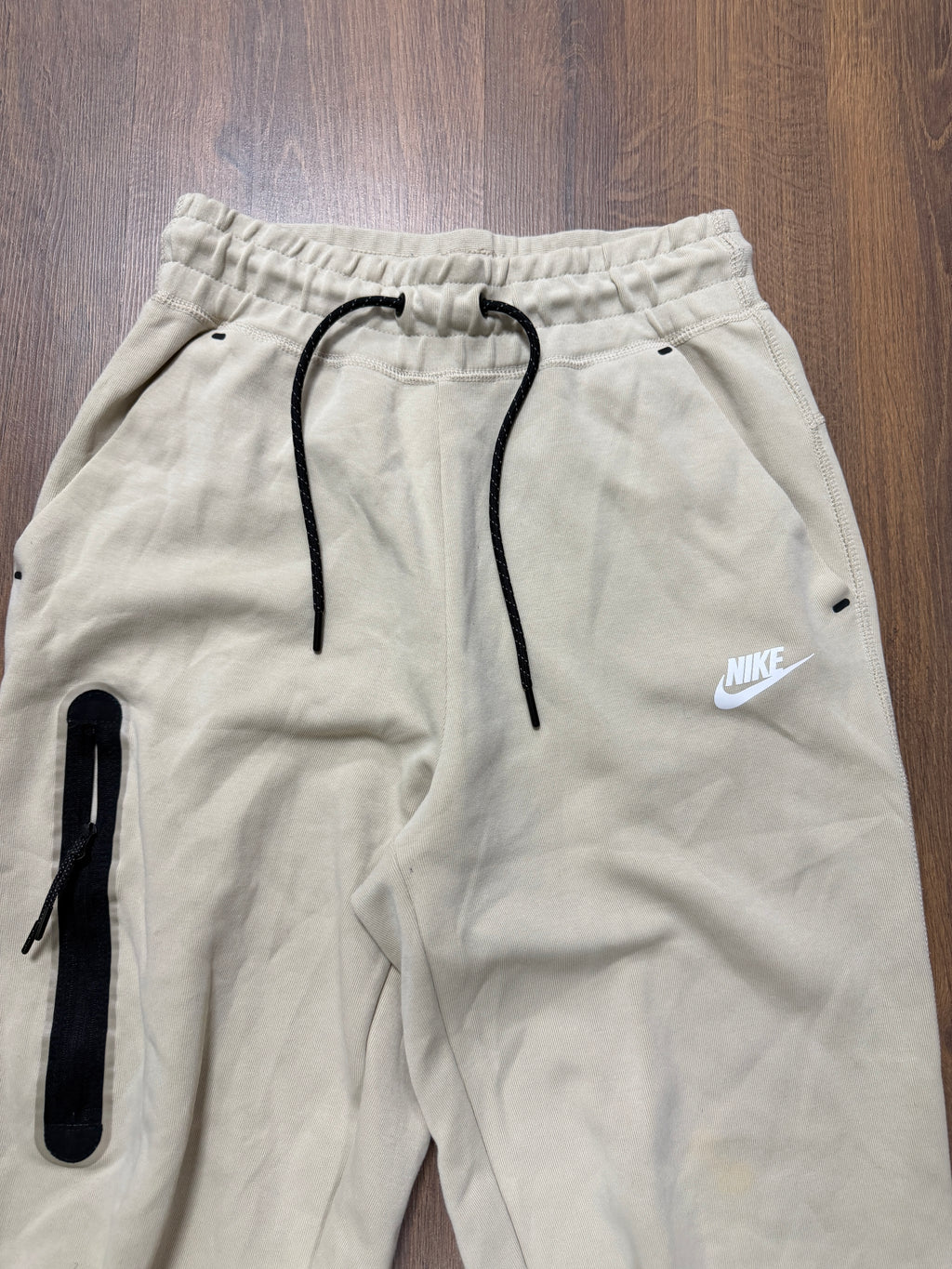 Nike Tech Joggers(XS)