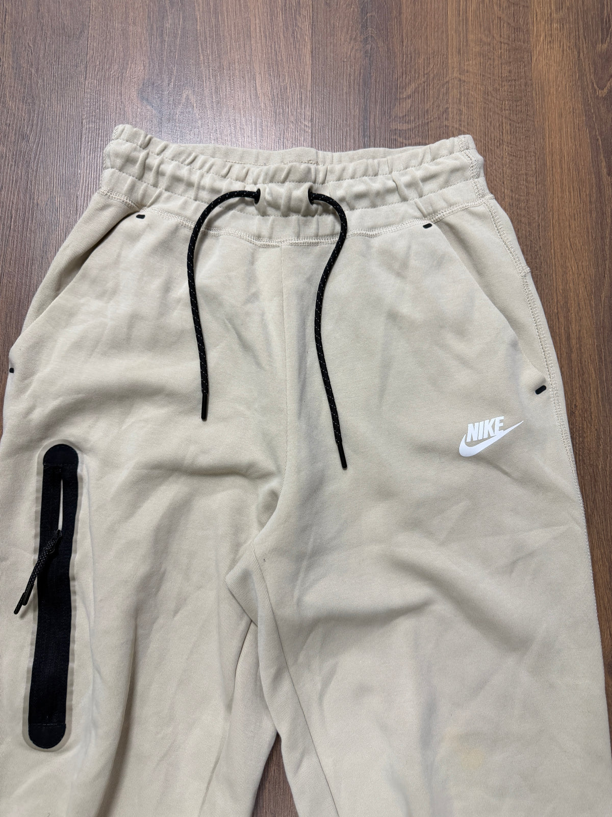 Nike Tech Joggers(XS)