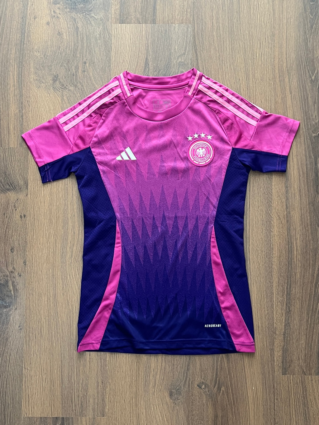 Germany 2024/25 Away Kit 🙋‍♀️ (S)