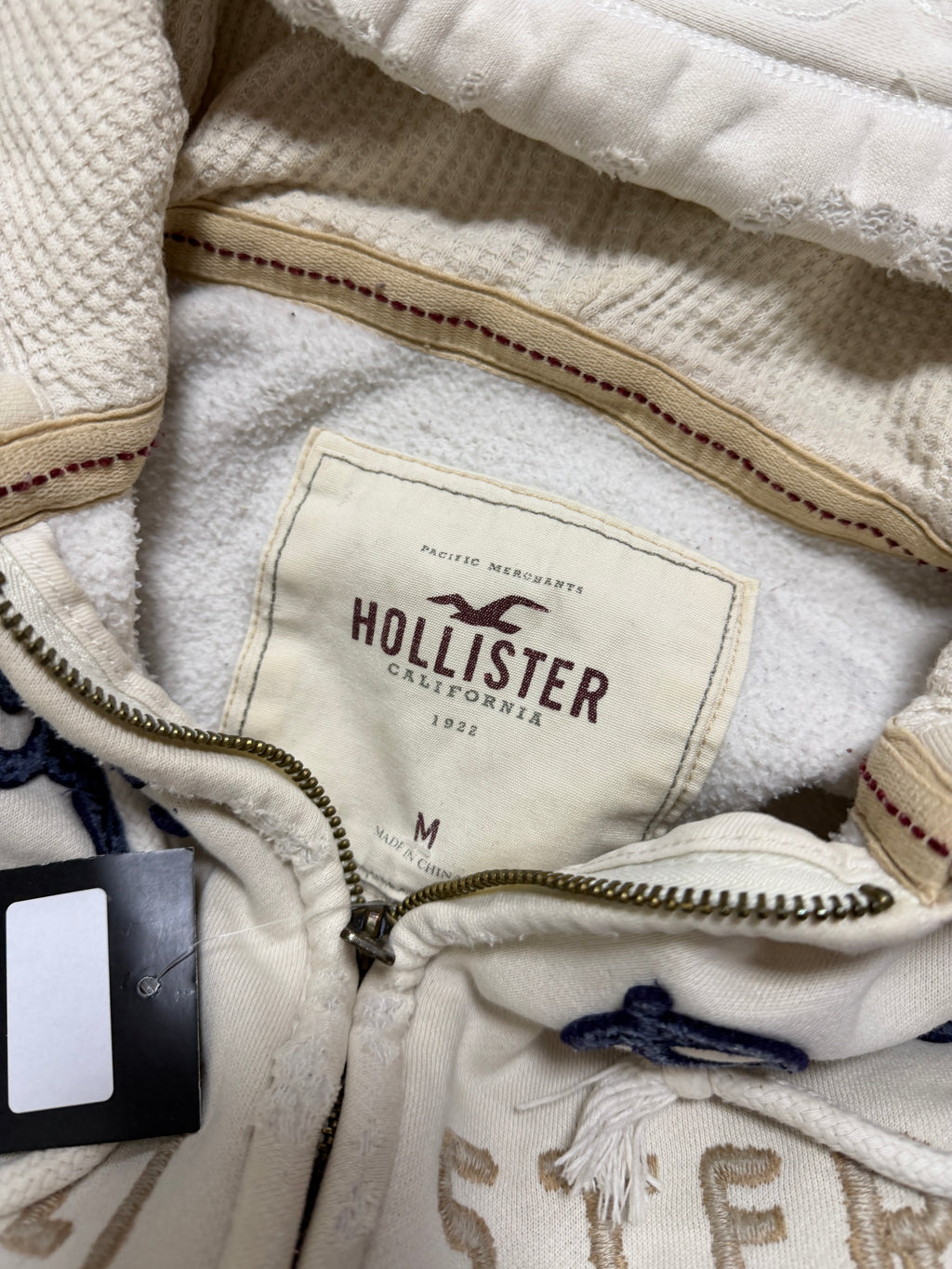Distressed Hollister hoodie(M)