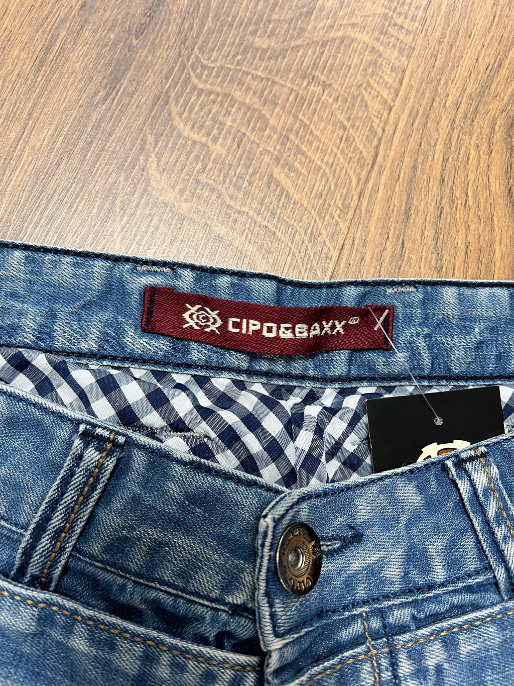 Double Waisted Y2K jeans (36x30)