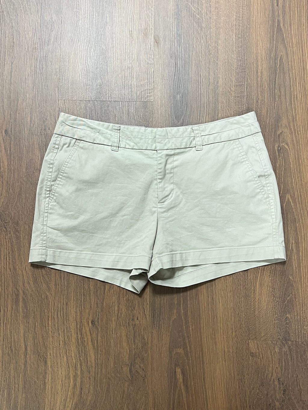 Gap Beige Shorts🙋‍♀️ (32)