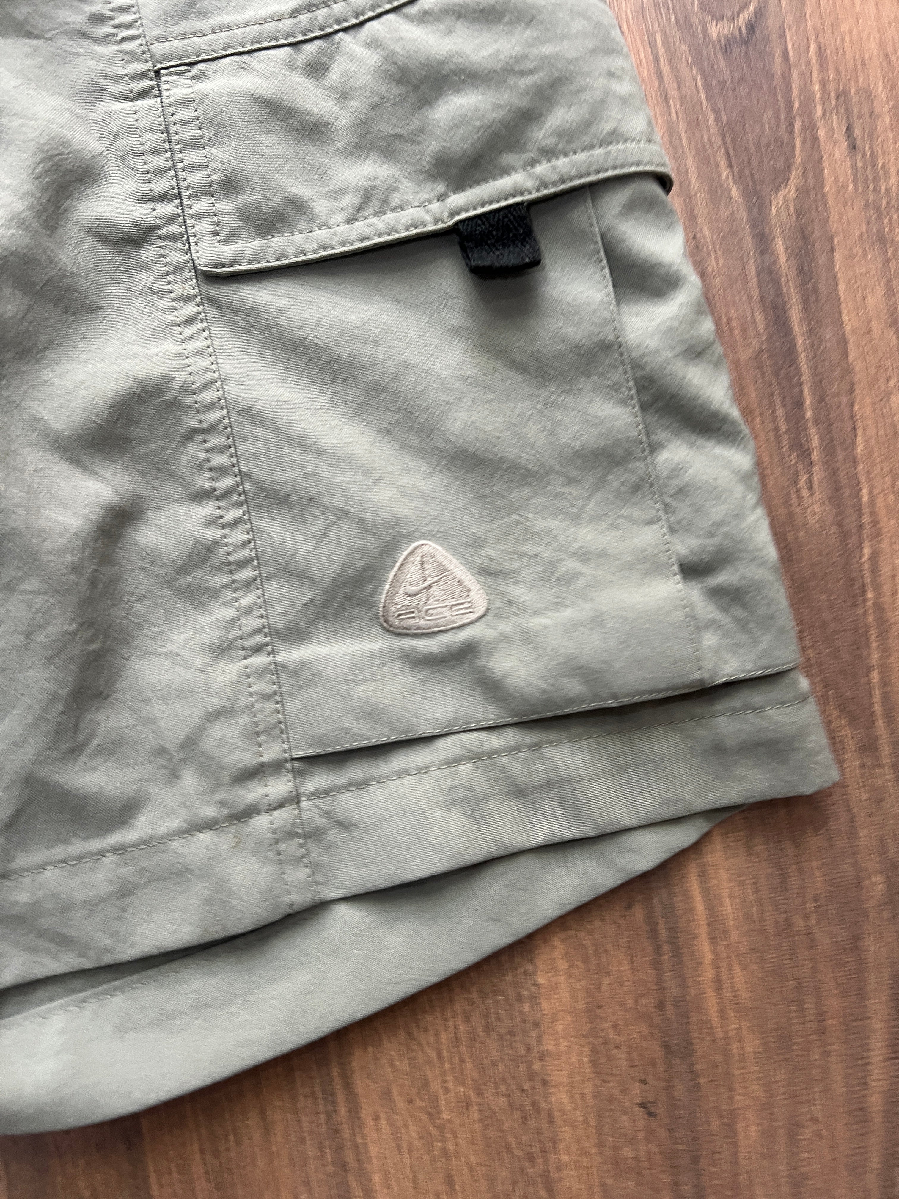 Nike ACG Shorts (34)