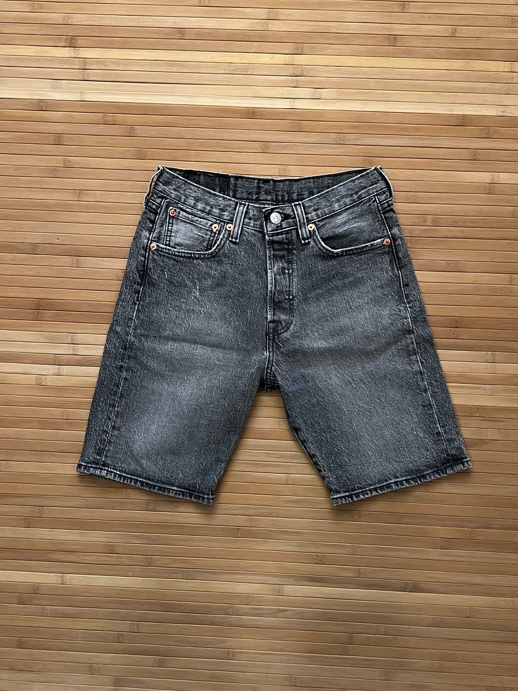 Levis Stone Wash Jorts (28)