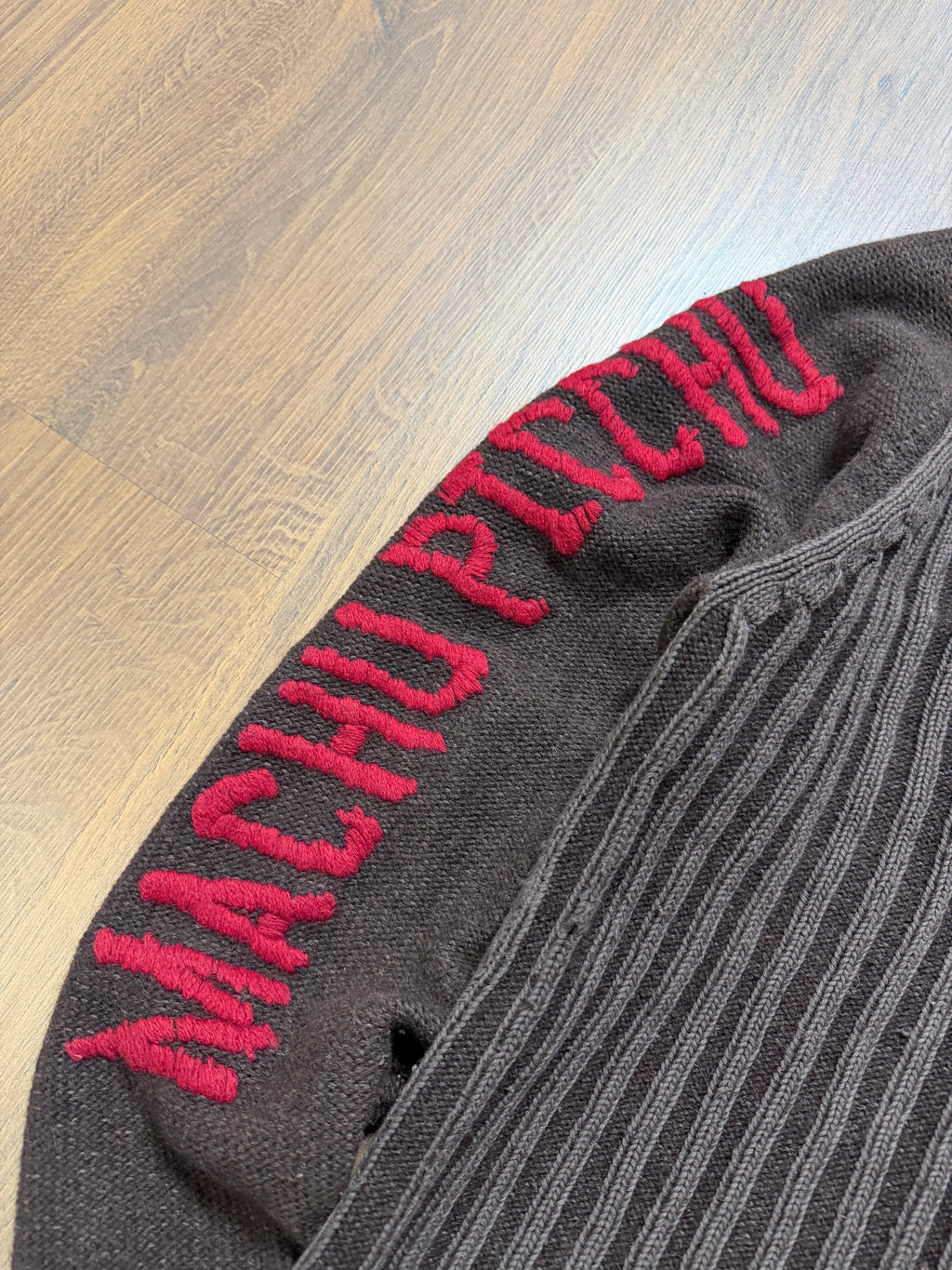 Machu pichu zip up knit (M)