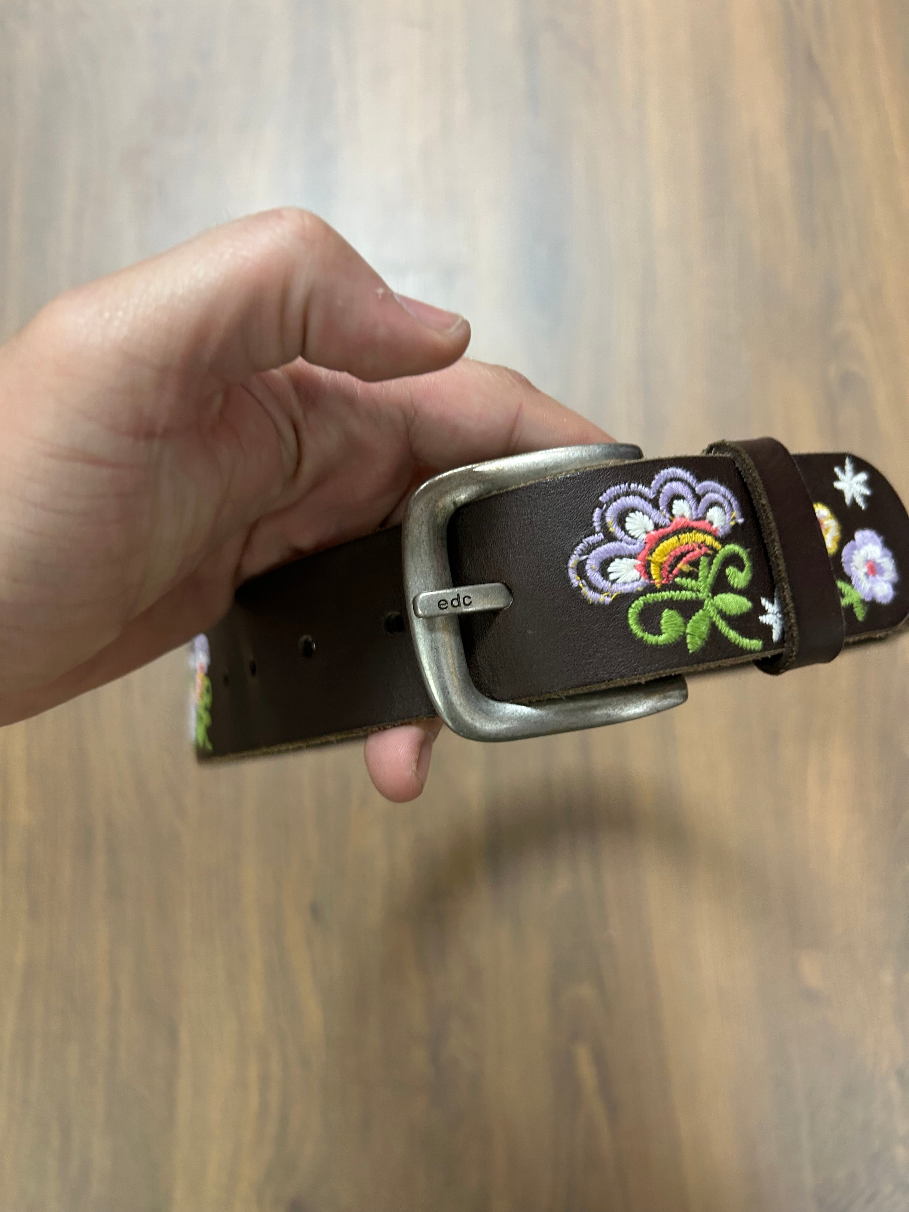 EDC Leather Flower Embroidery Belt (33/39)