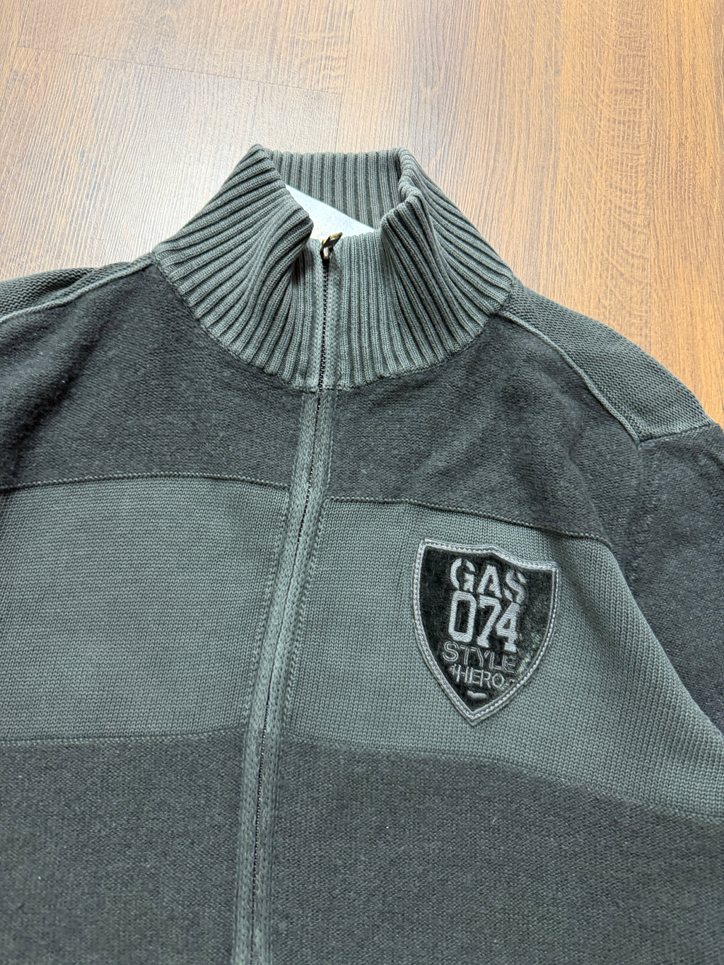 Gas Zip Up (M)