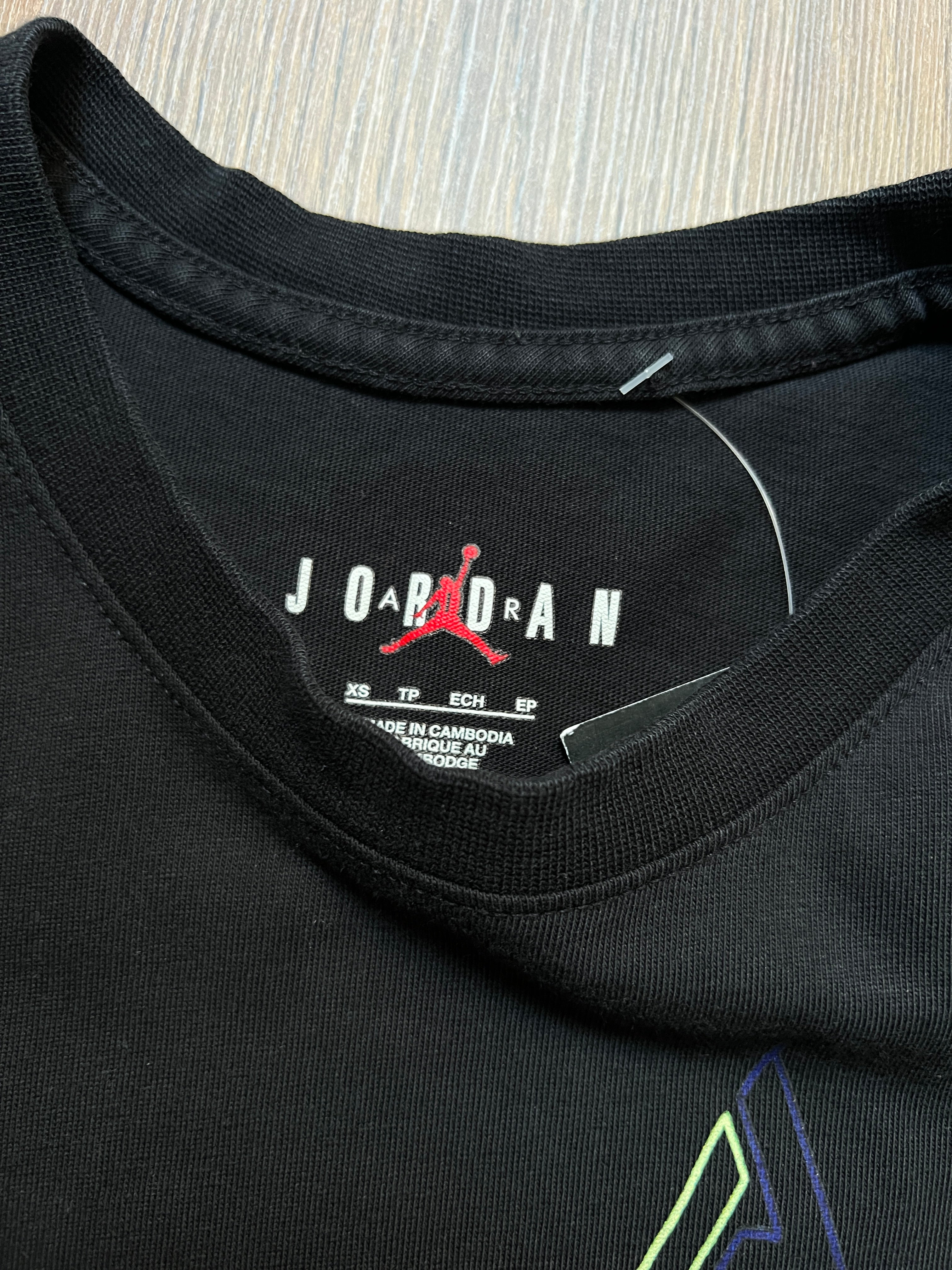 Jordan Mosaic Graphic Tshirt (XS)